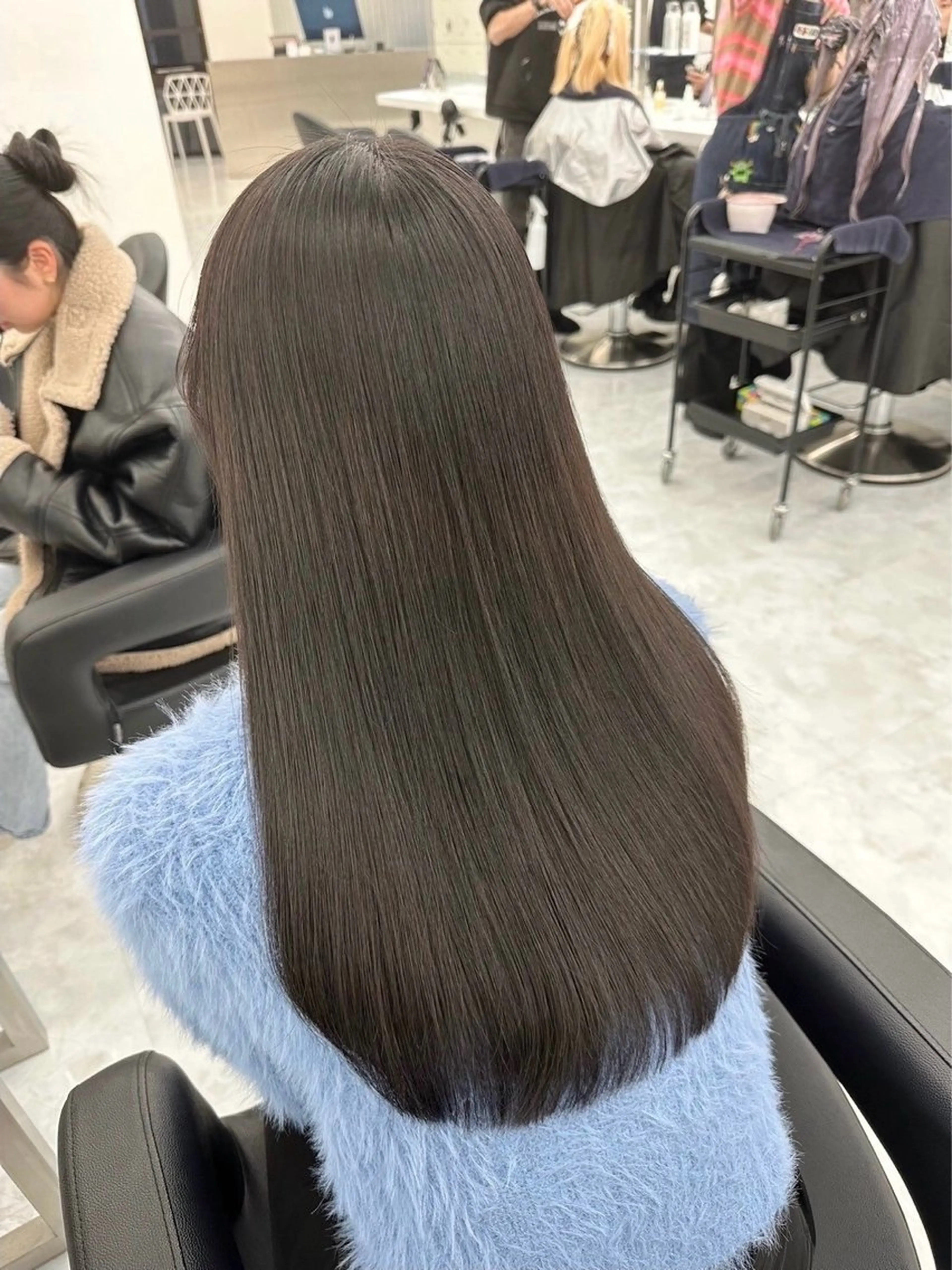 ロング カラー ヘアカラー トリートメント 透明感ベージュ🤎 manami👒🌿のヘアスタイル