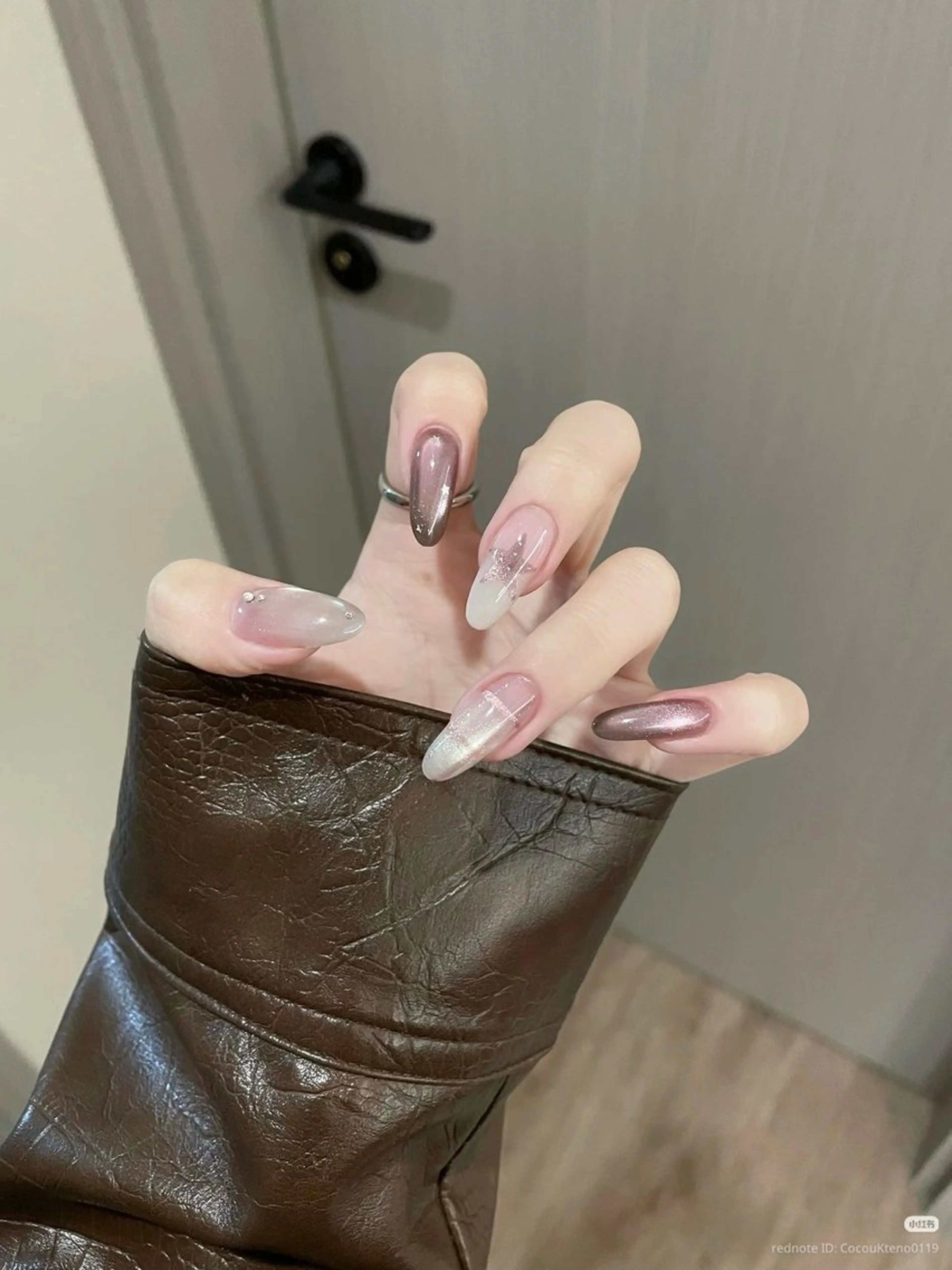 カラー グラデーションカラー ピンクカラー ハンドネイル AIN Nailのネイルデザイン