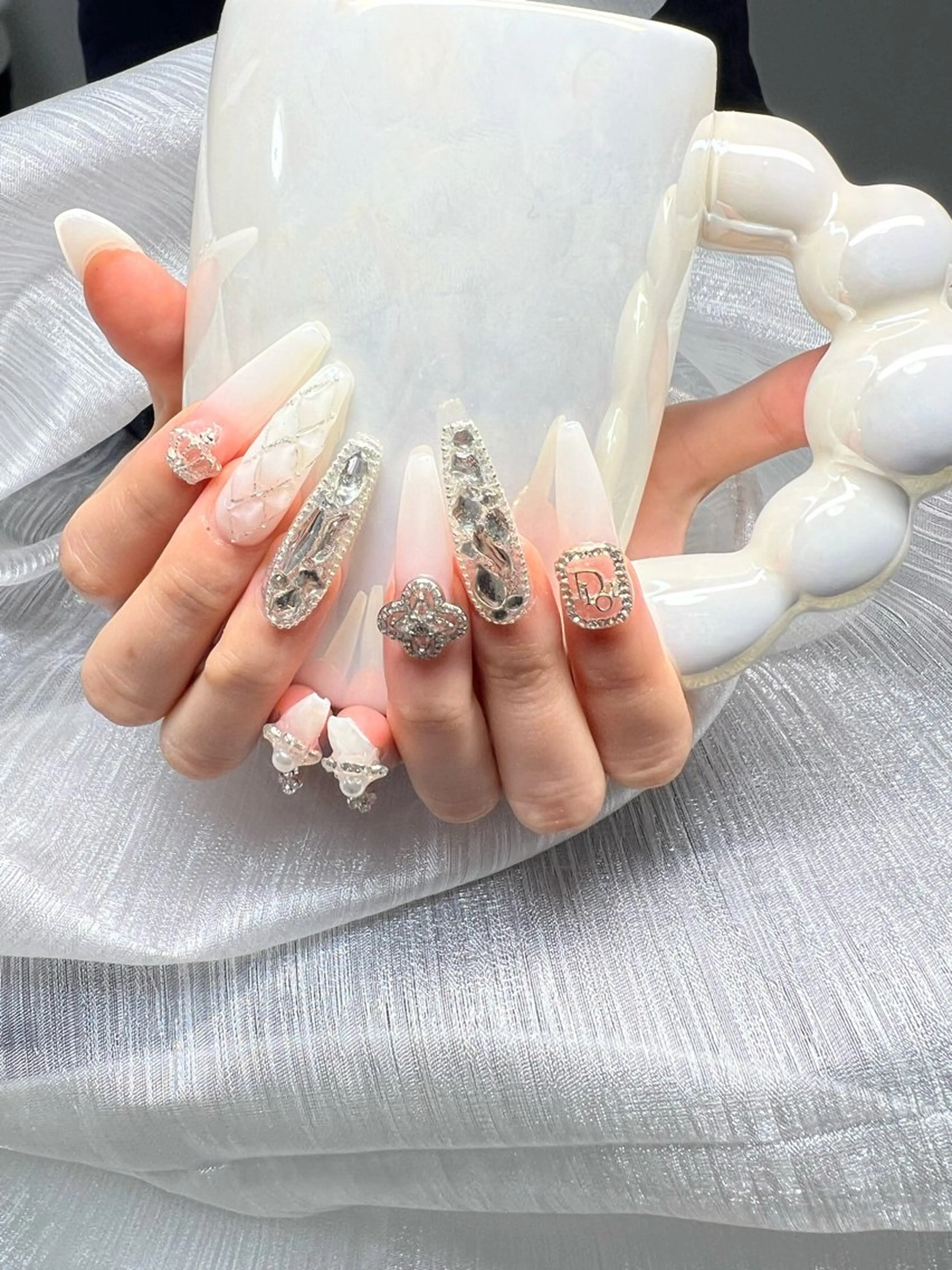 ネイル マグネットネイル ピンク ネイルチップ 冬ネイル Lee Nailsのネイルデザイン