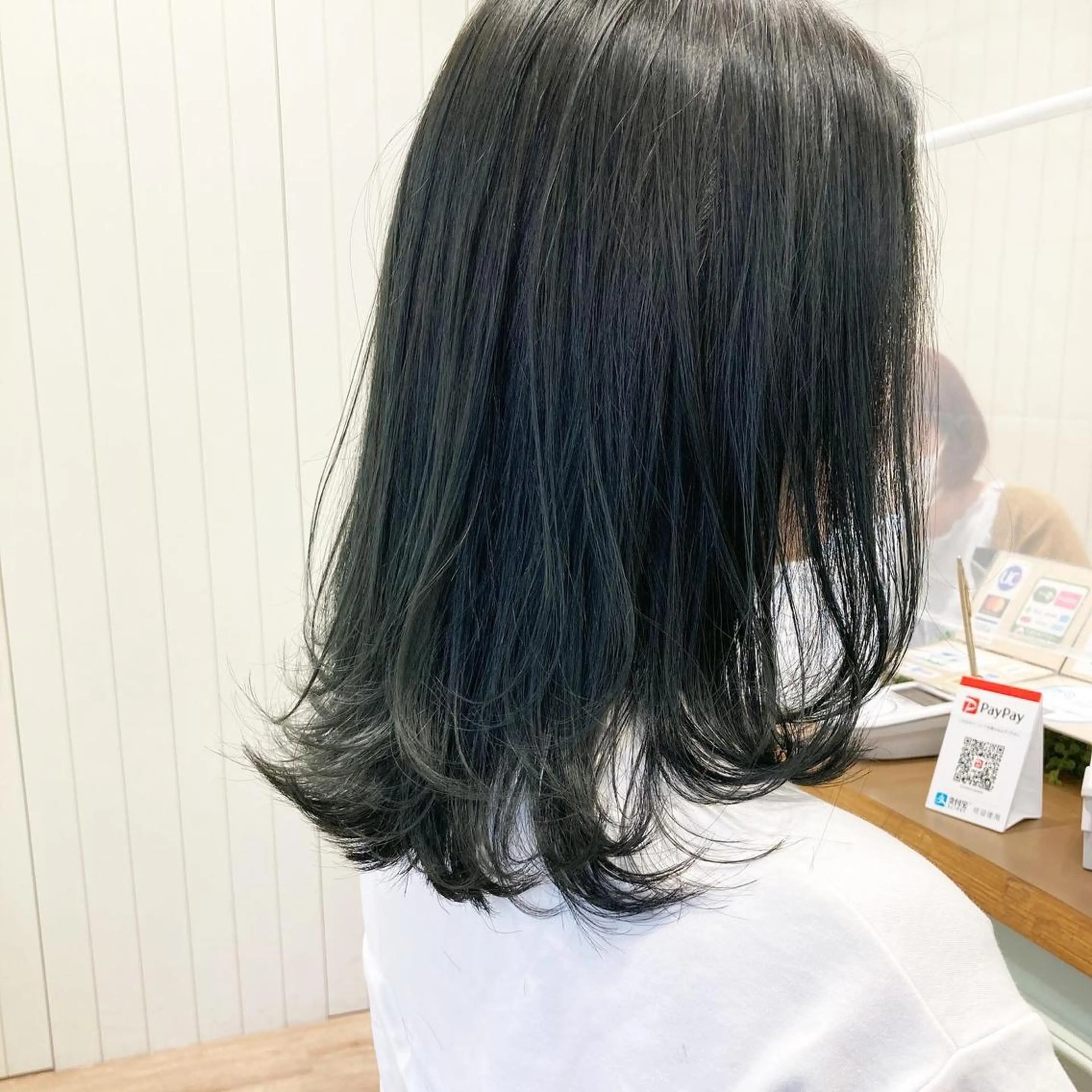 ミディアム カラー ケアブリーチ 坪井佑樹のヘアスタイル