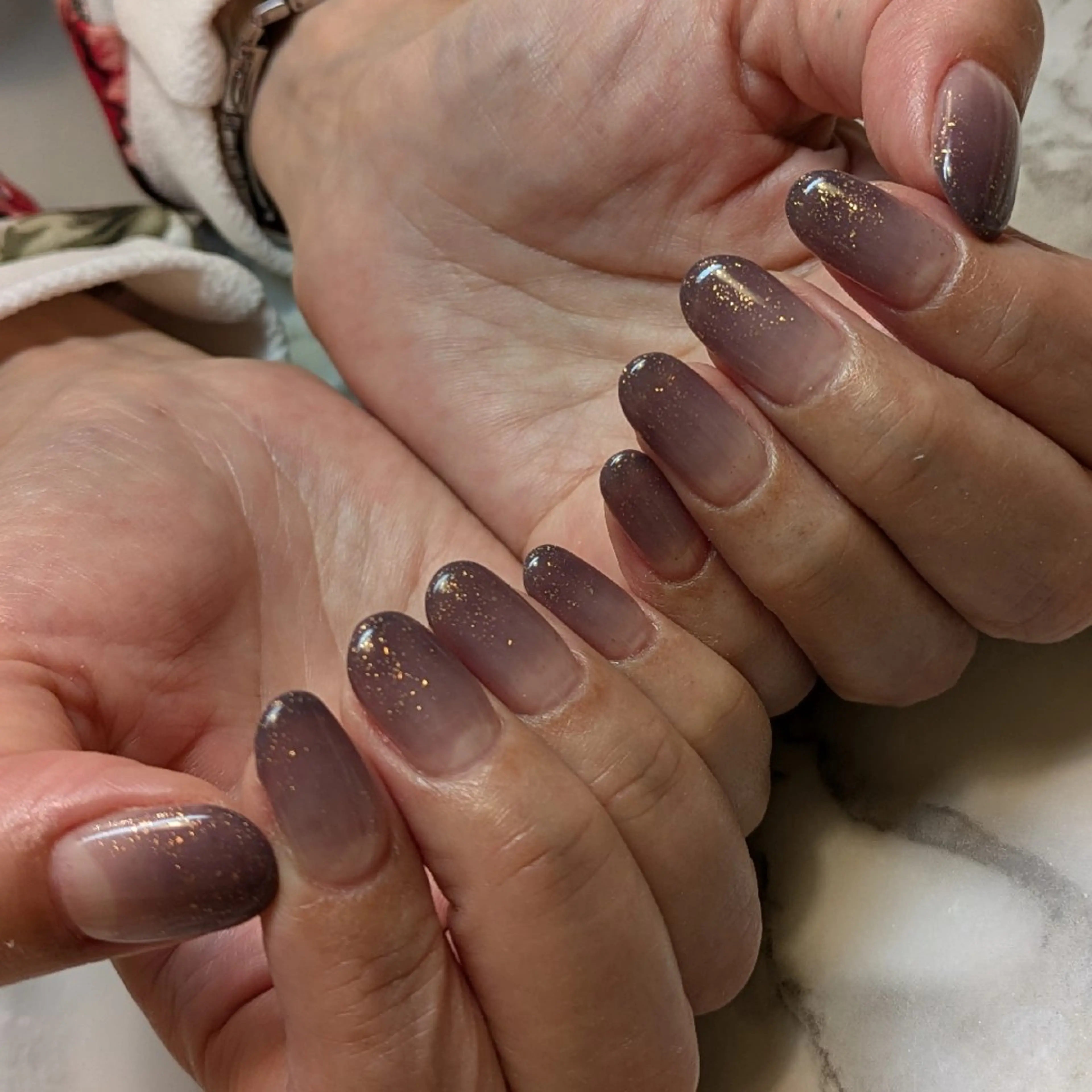 ネイル グラデーション ジェヌインネイル 河内のネイルデザイン