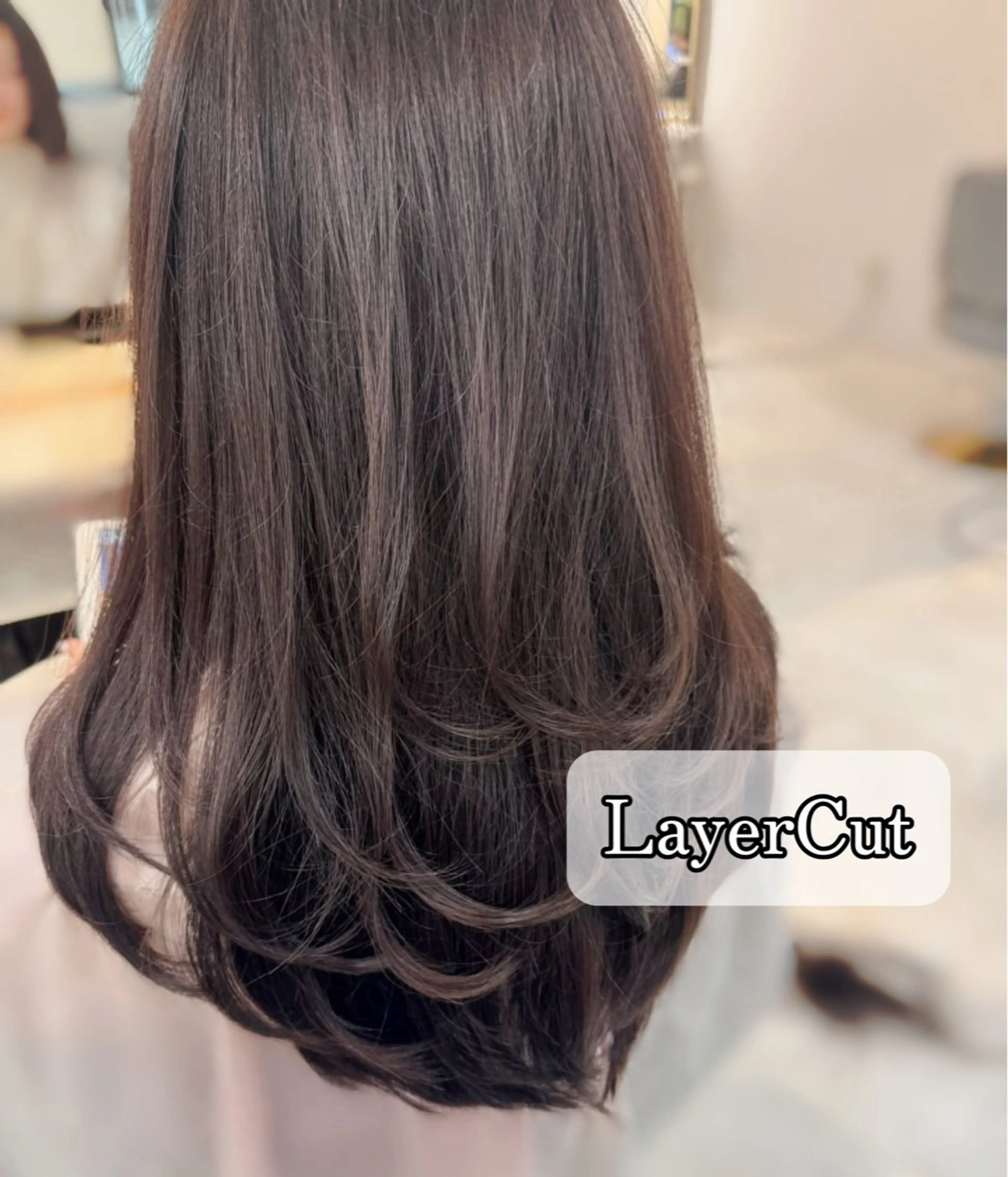 セミロング ハッシュカット レイヤーカット 小顔カット カット ヘアカラー トリートメント レイヤーカット 中屋光貴のヘアスタイル