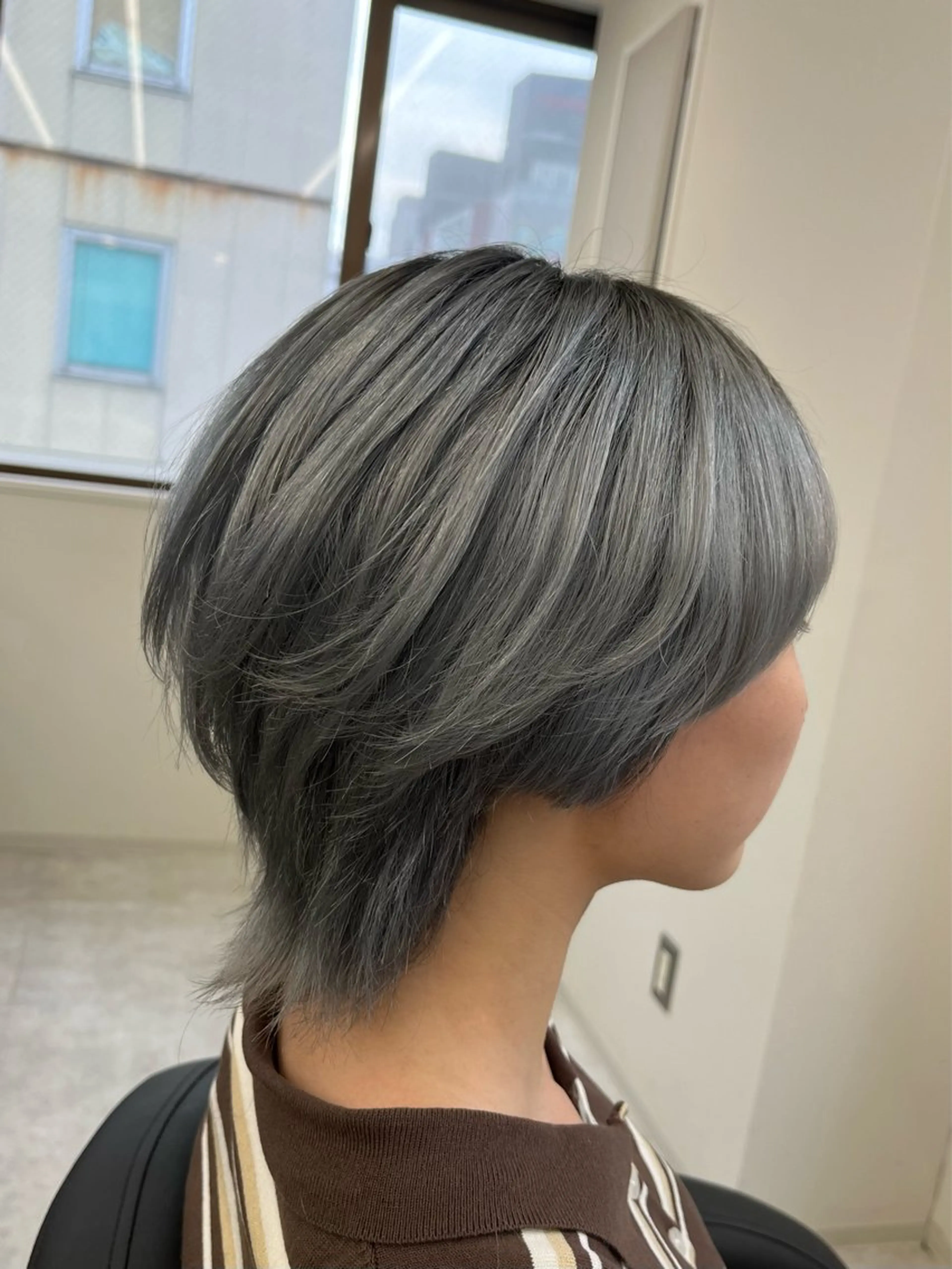 ブリーチ込みダブルカラー＋カット＋トリートメントの写真