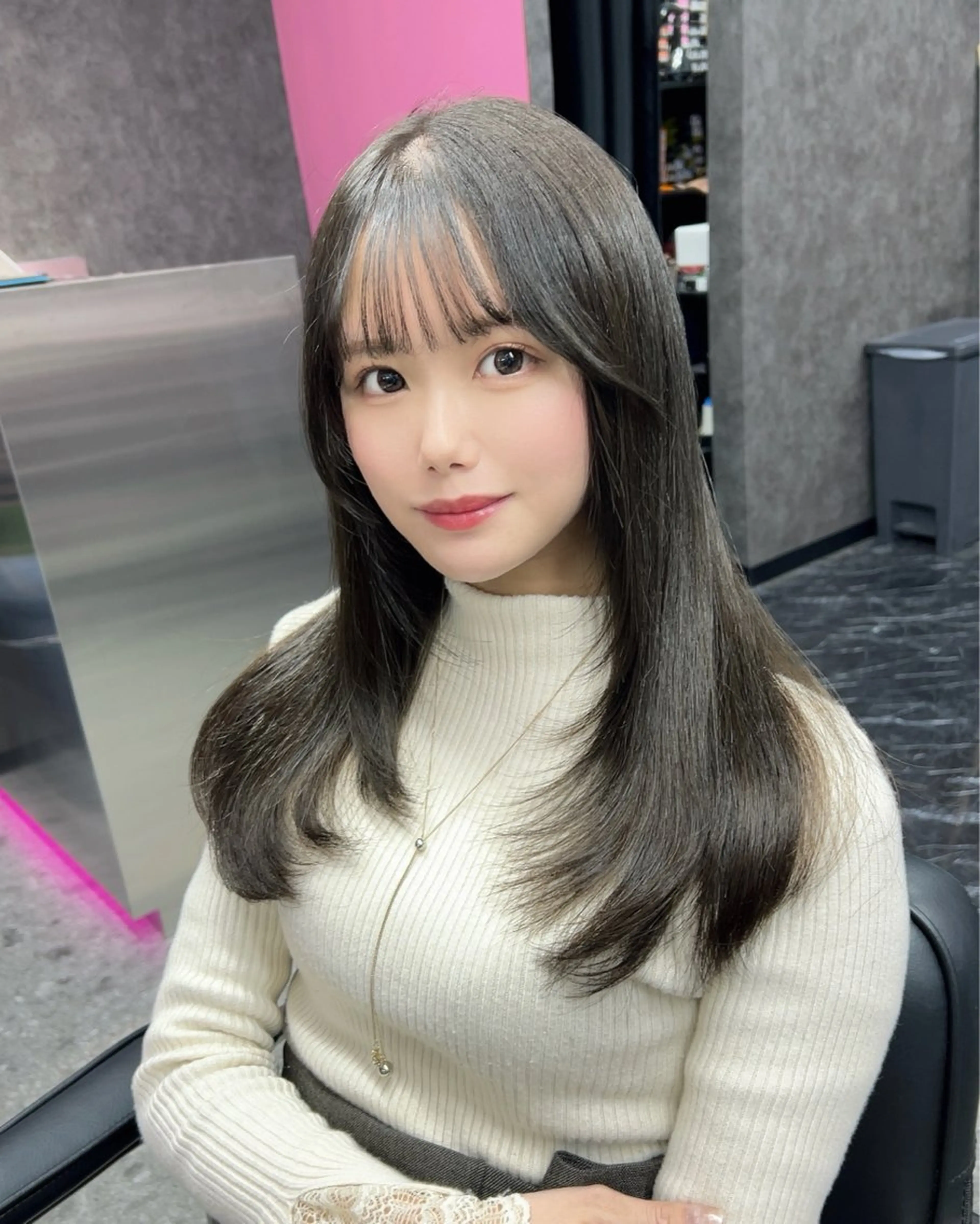 カラー ベージュカラー ダブルカラー オリーブベージュ カット ヘアカラー nanaka 🤍韓国ワンホンヘアのヘアスタイル