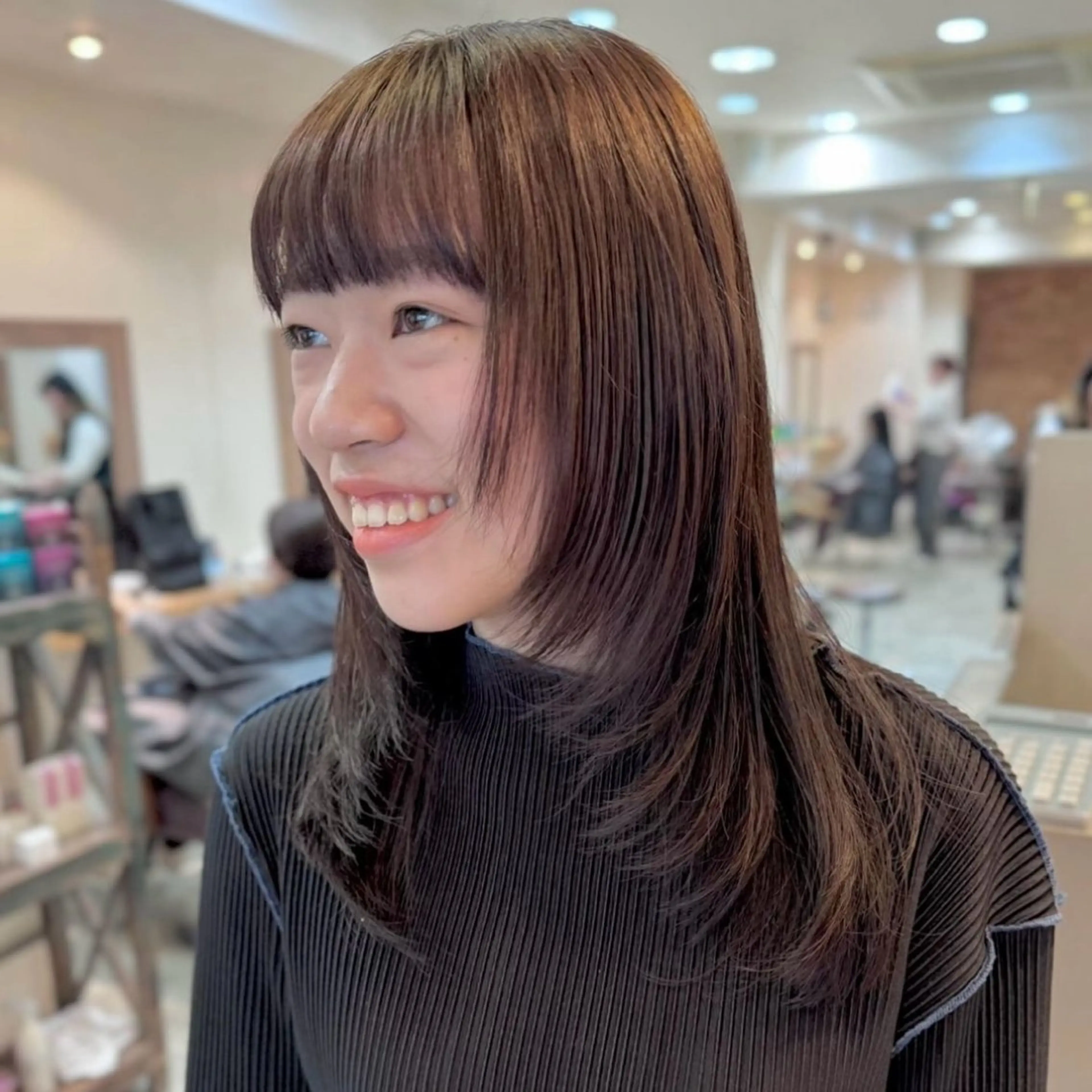 ミディアム カラー 顔まわりレイヤー レイヤーカット gotoday shaire salon 神戸三宮所属・ショート/パーマ/ MIOのヘアスタイル