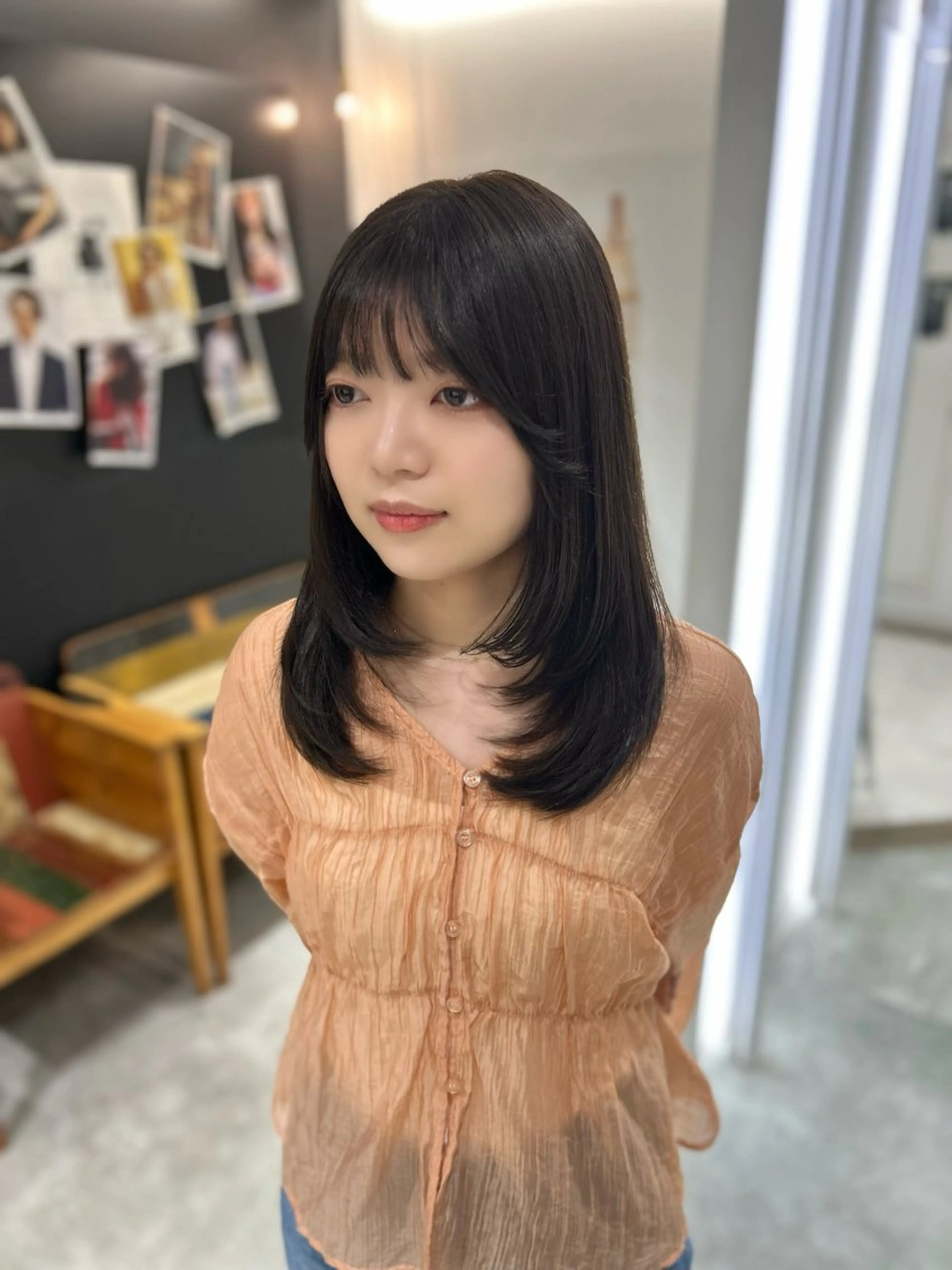 セミロング カラー グレージュ オリーブグレージュ オリーブグレー レイヤーカット カット ヘアカラー 縮毛矯正 トリートメント YUI🦋耳ツボ/ 仙台美容師/長町のヘアスタイル