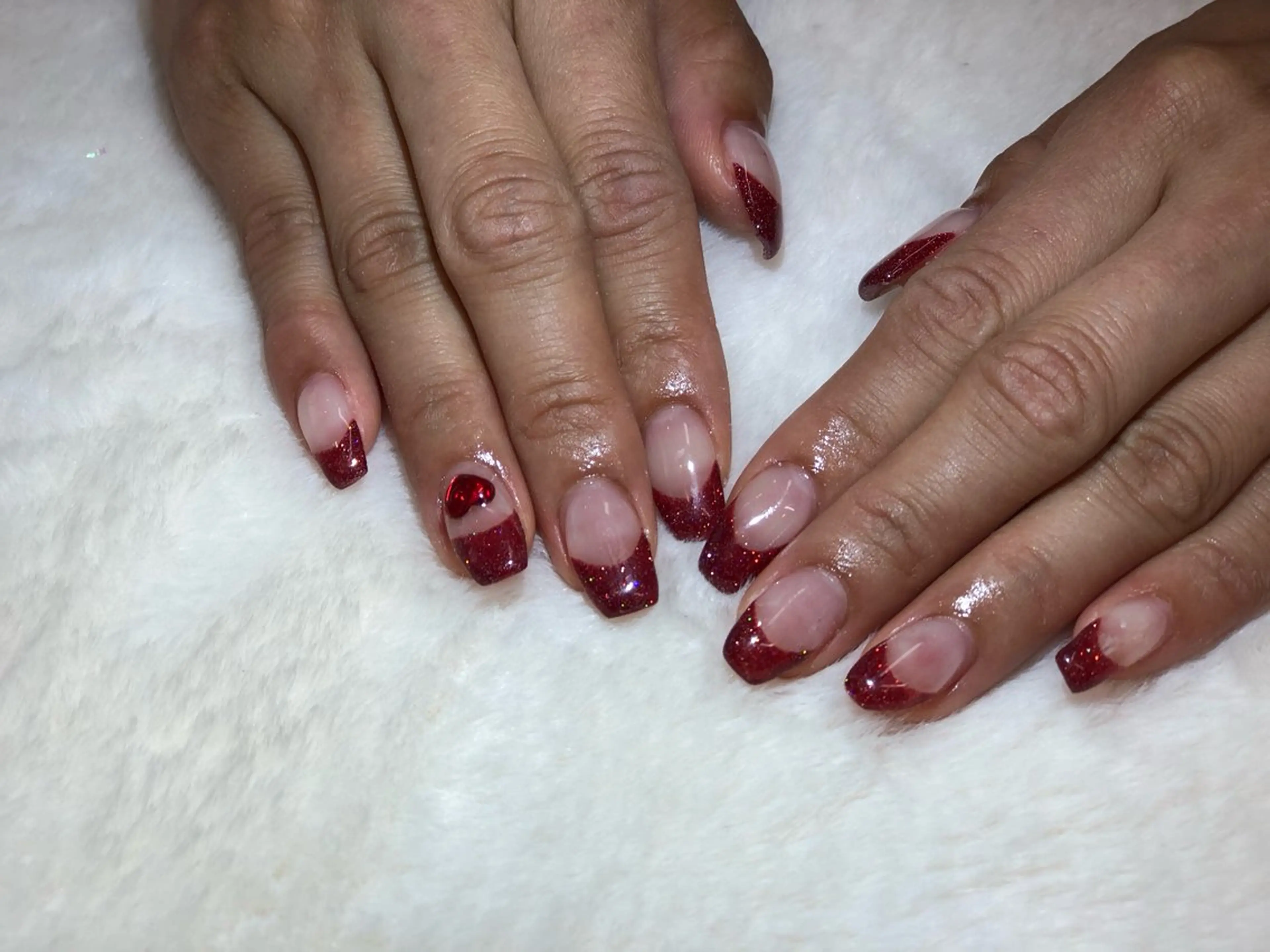 ネイル フラッシュネイル フレンチネイル キラキラネイル 赤色 Epokku ネイルサロンのネイルデザイン