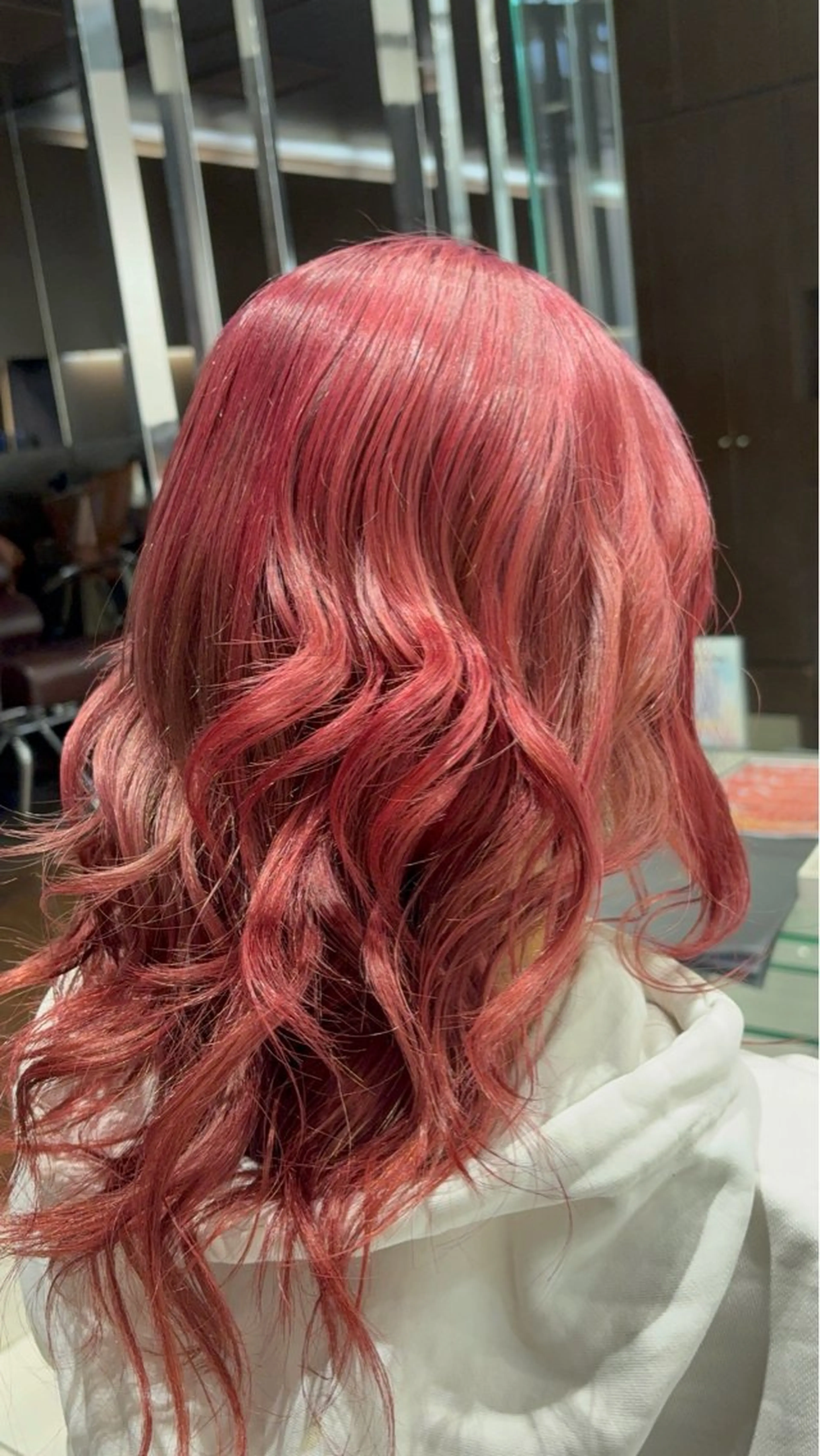 セミロング 大河 由依のヘアスタイル