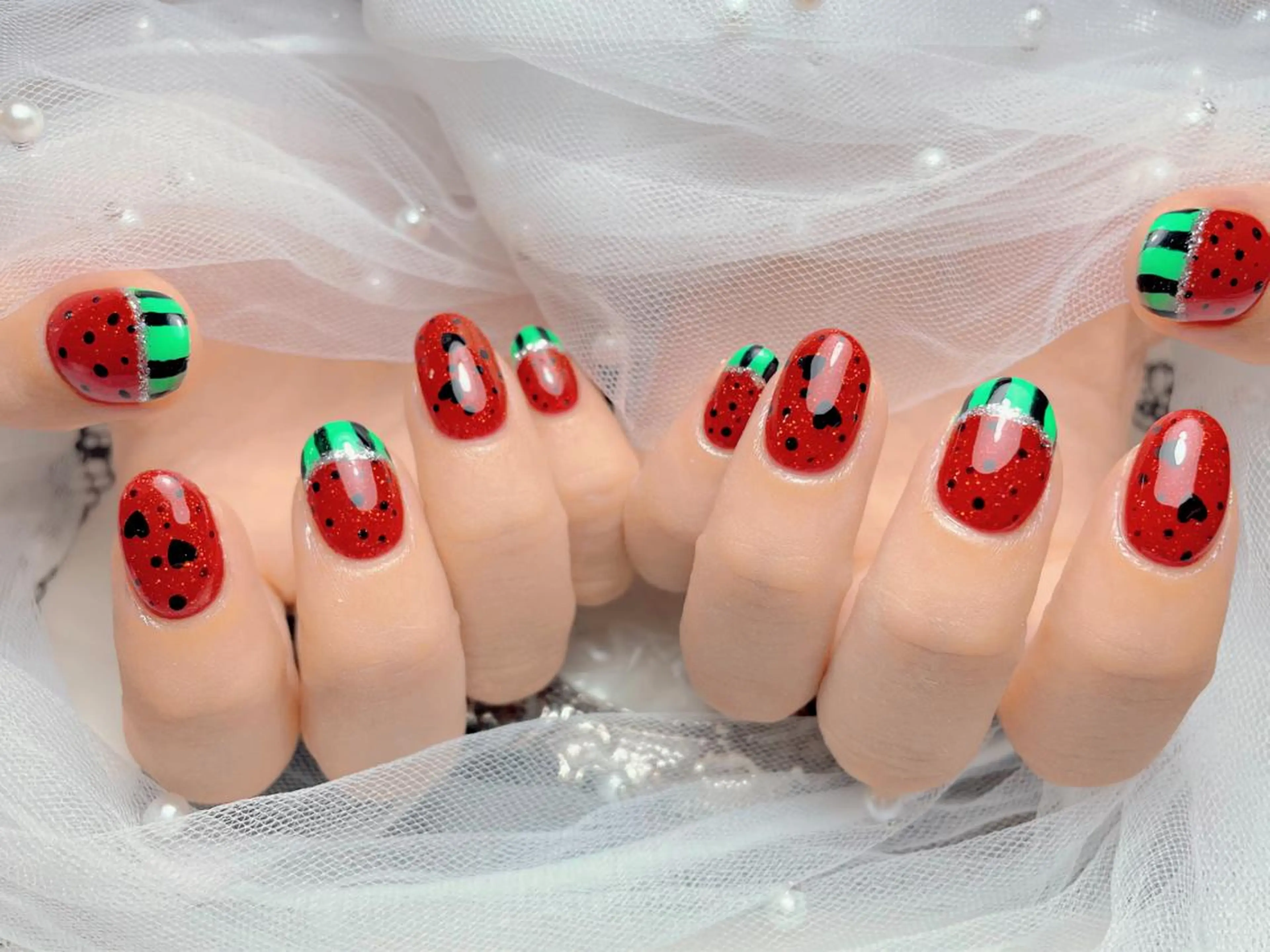 ネイル ハンドネイル マジックミラー所属・マジック ミラーのネイルデザイン