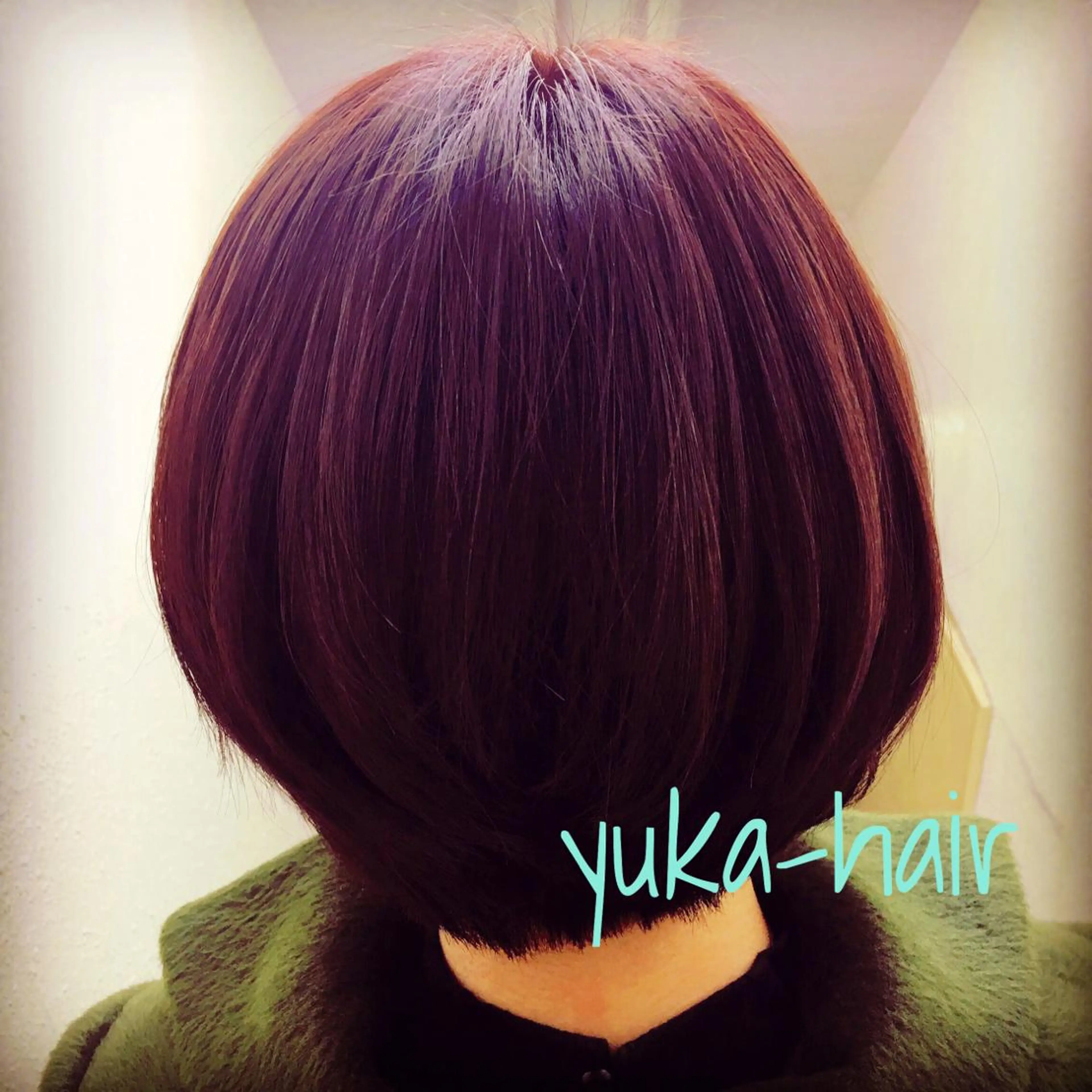 ショート カラー ショートボブ ピンクカラー レッドカラー ボブ ショートヘア 岡野 有花のヘアスタイル