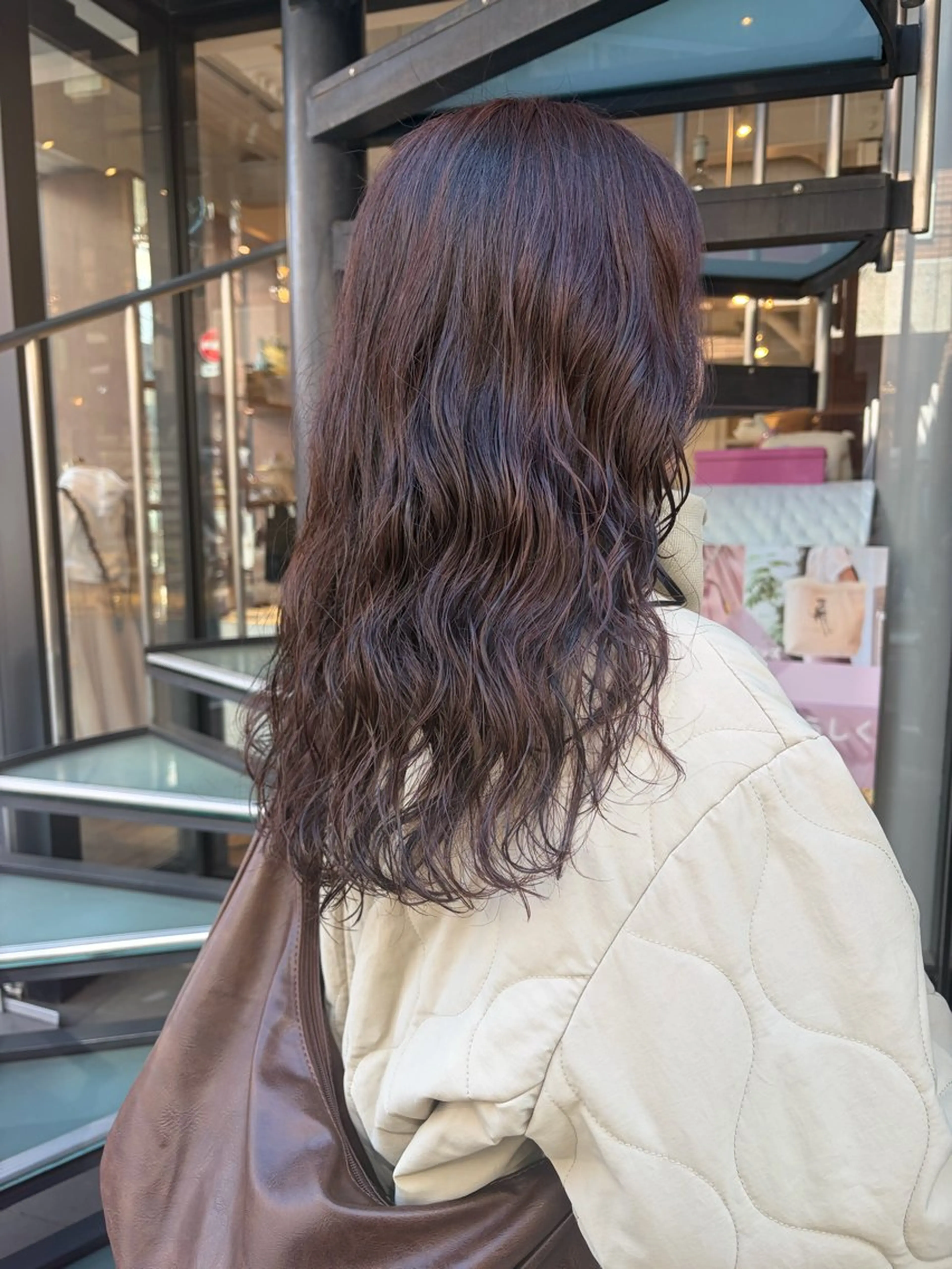 ロング パーマ ロング ニュアンスパーマ カット パーマ トリートメント レイヤー×初 パーマ|hinakoのヘアスタイル