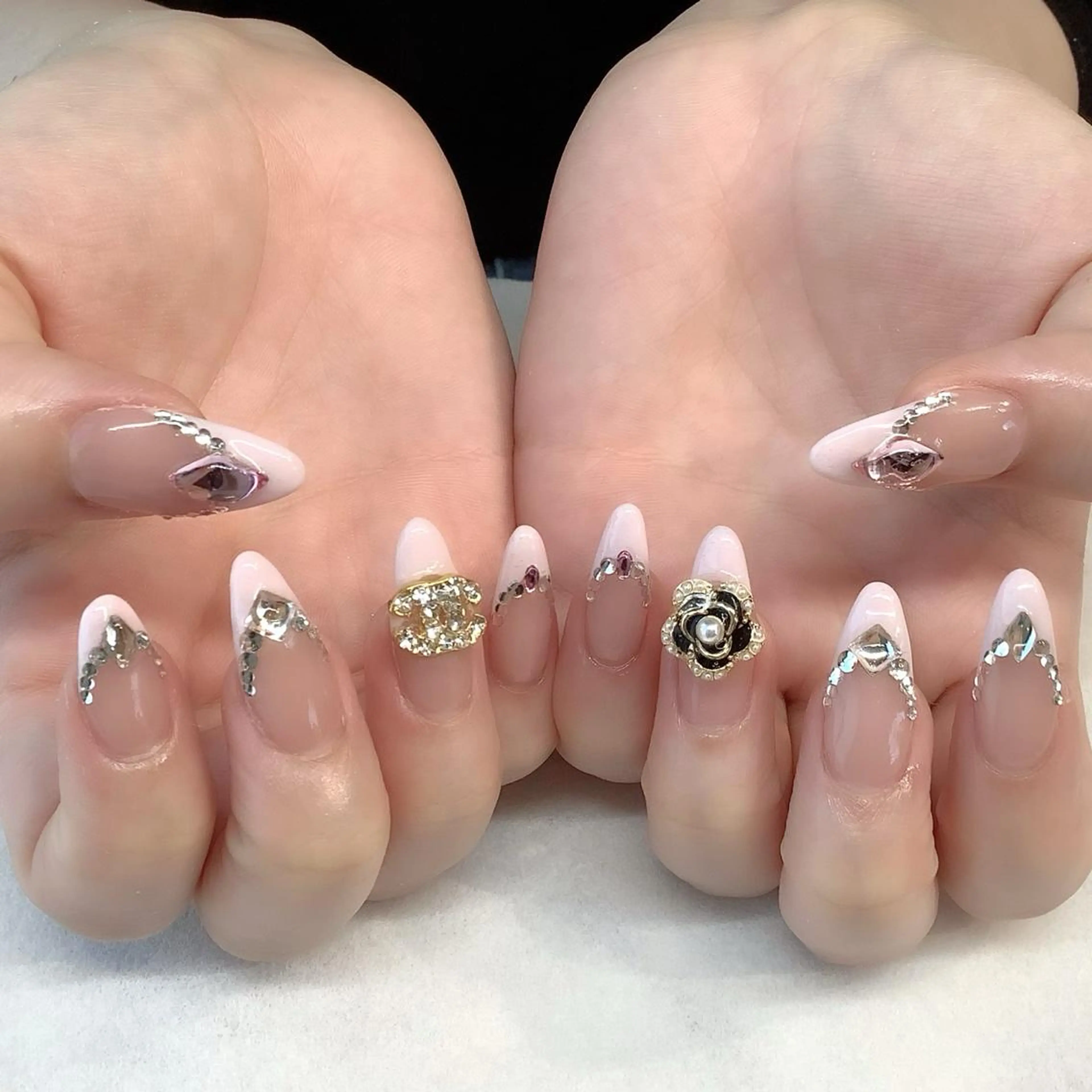 ネイル ハンドネイル 💎🐰 saki. m 🐰💎のネイルデザイン