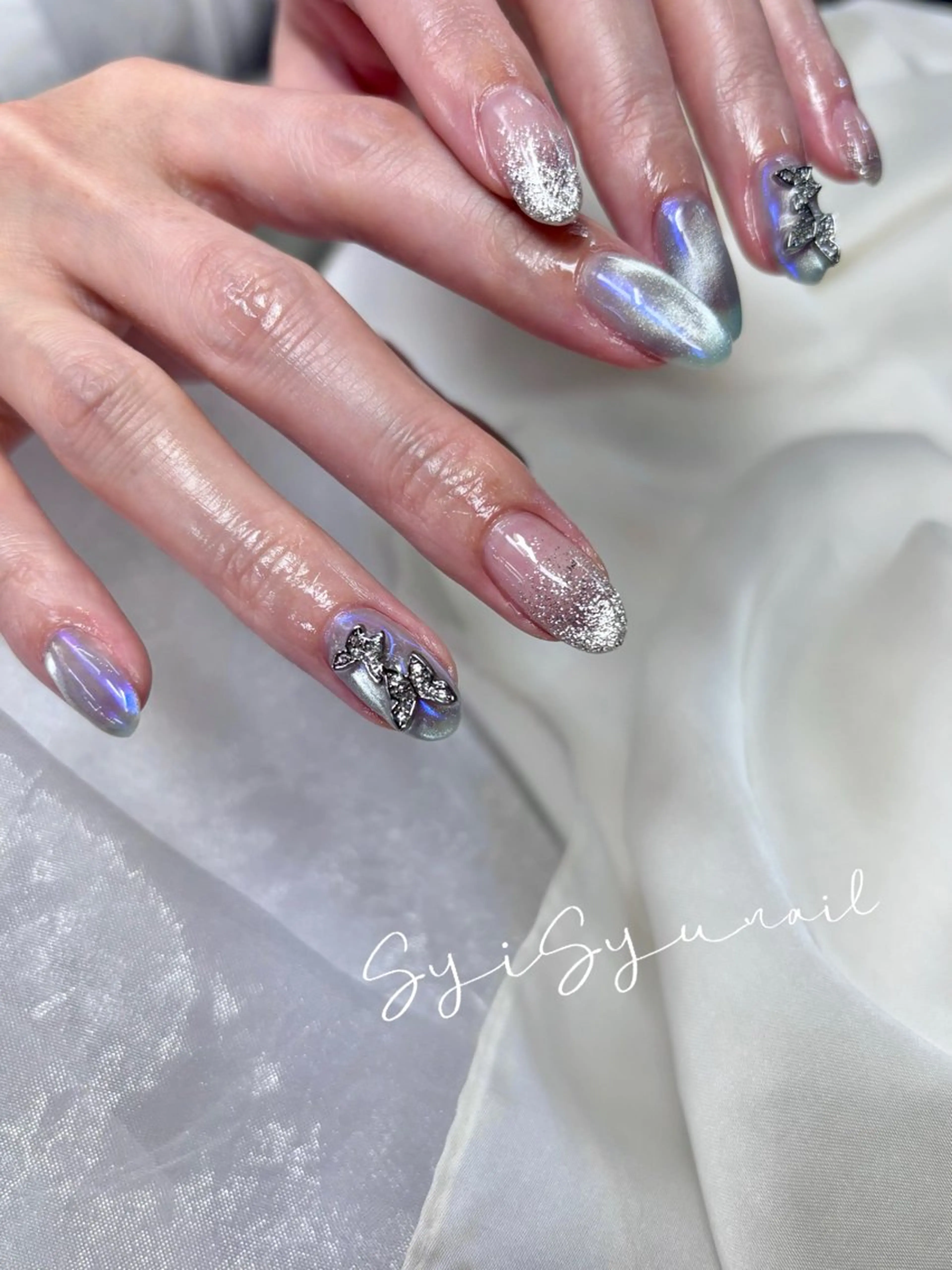 ミディアム SyiSyu なんば本店のネイルデザイン