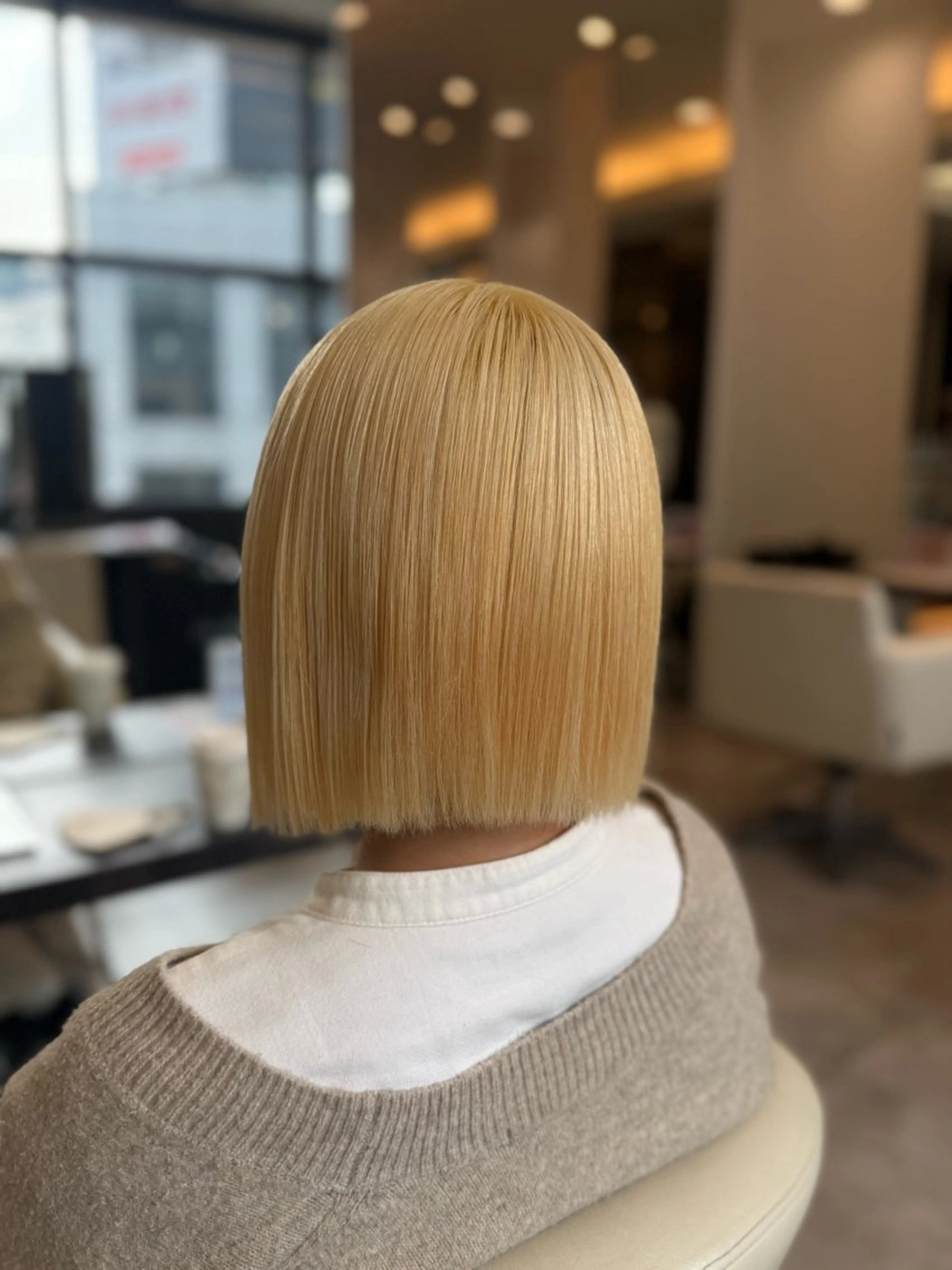 ショート カラー 抜きっぱなしブロンド ブロンド ヘアカラー トリートメント 渋谷髪質改善/縮毛 矯正/かすが🪽🫧のヘアスタイル