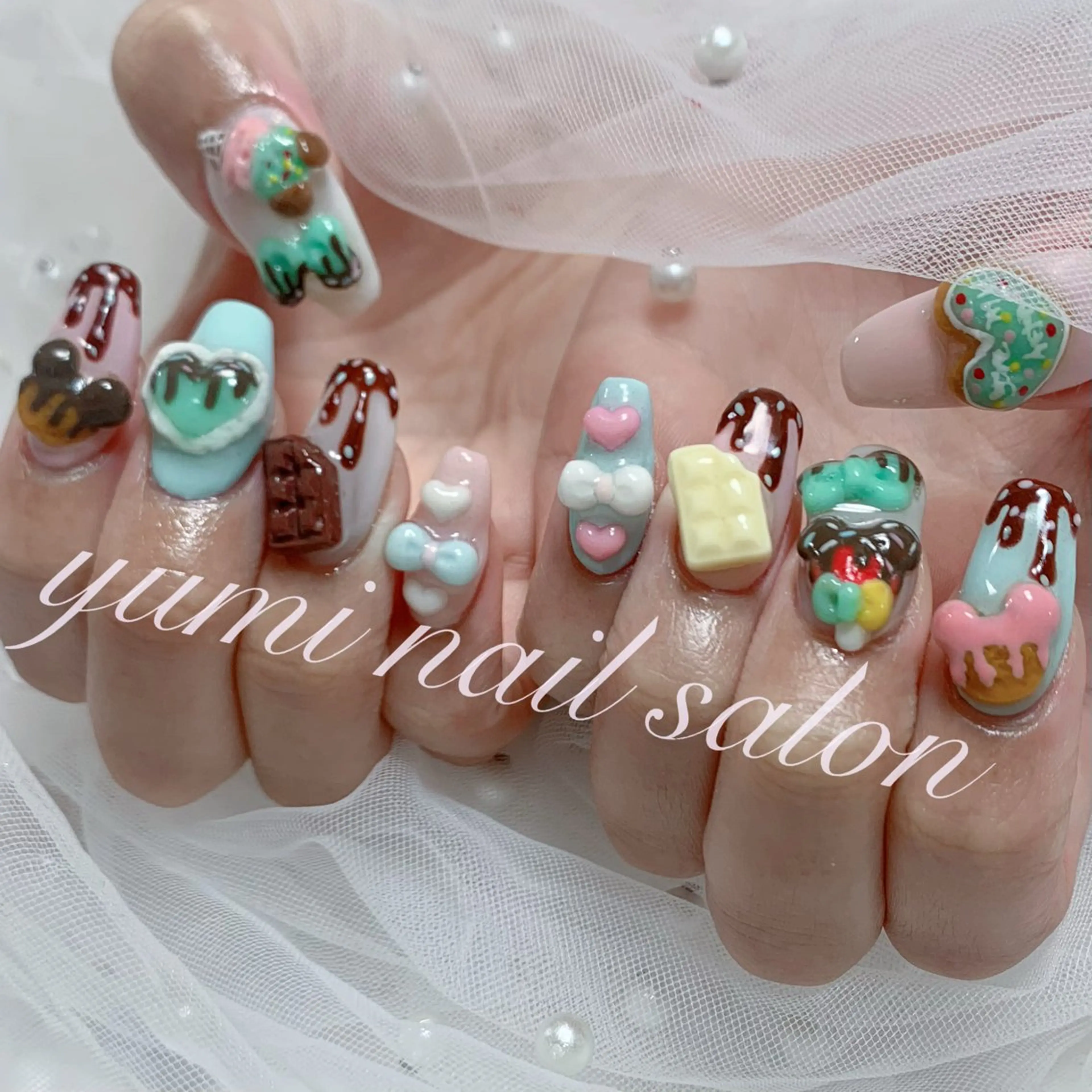 ネイル shineジェル& チップ長さだしのネイルデザイン