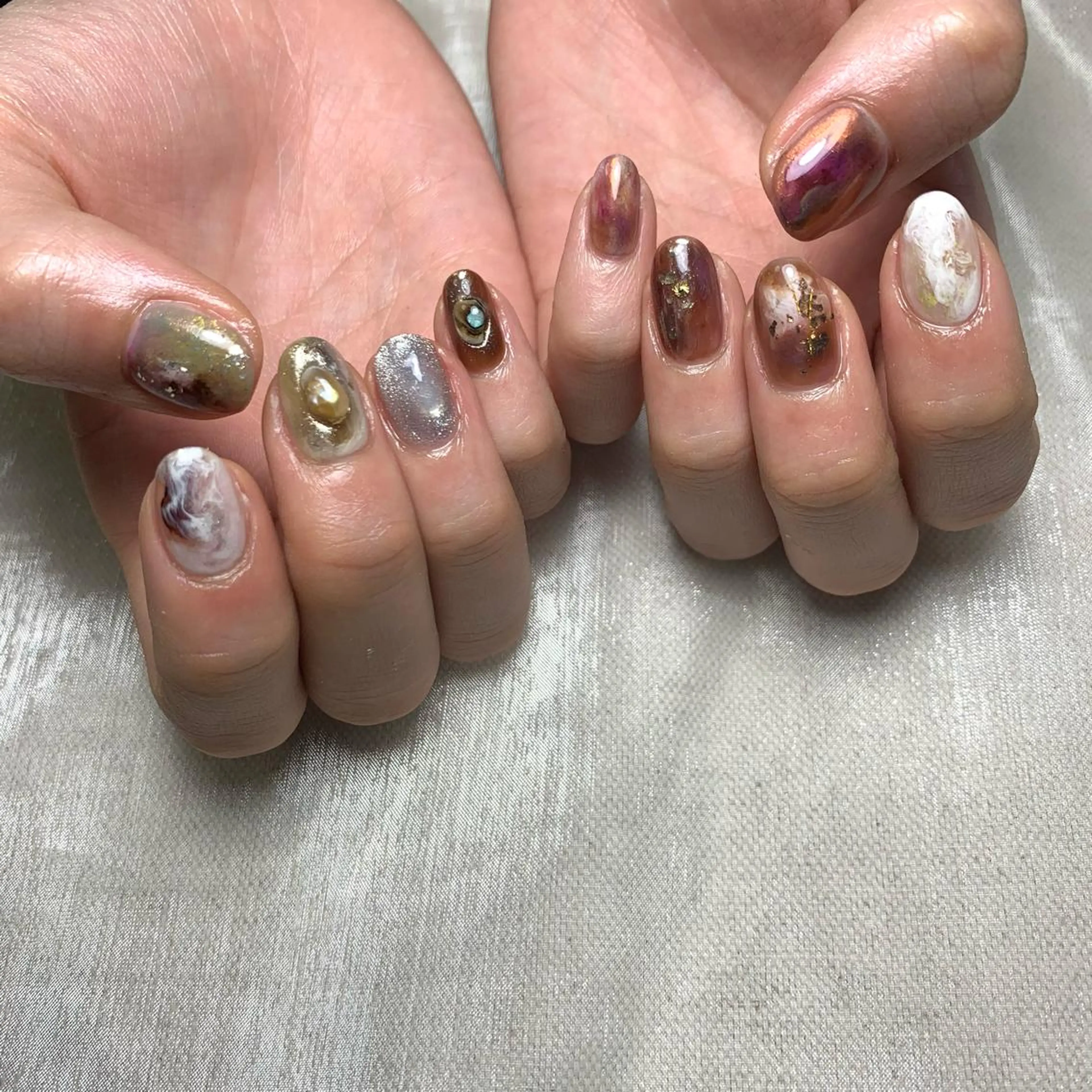 ネイル ニュアンスネイル ハンドネイル 里見 麗のネイルデザイン