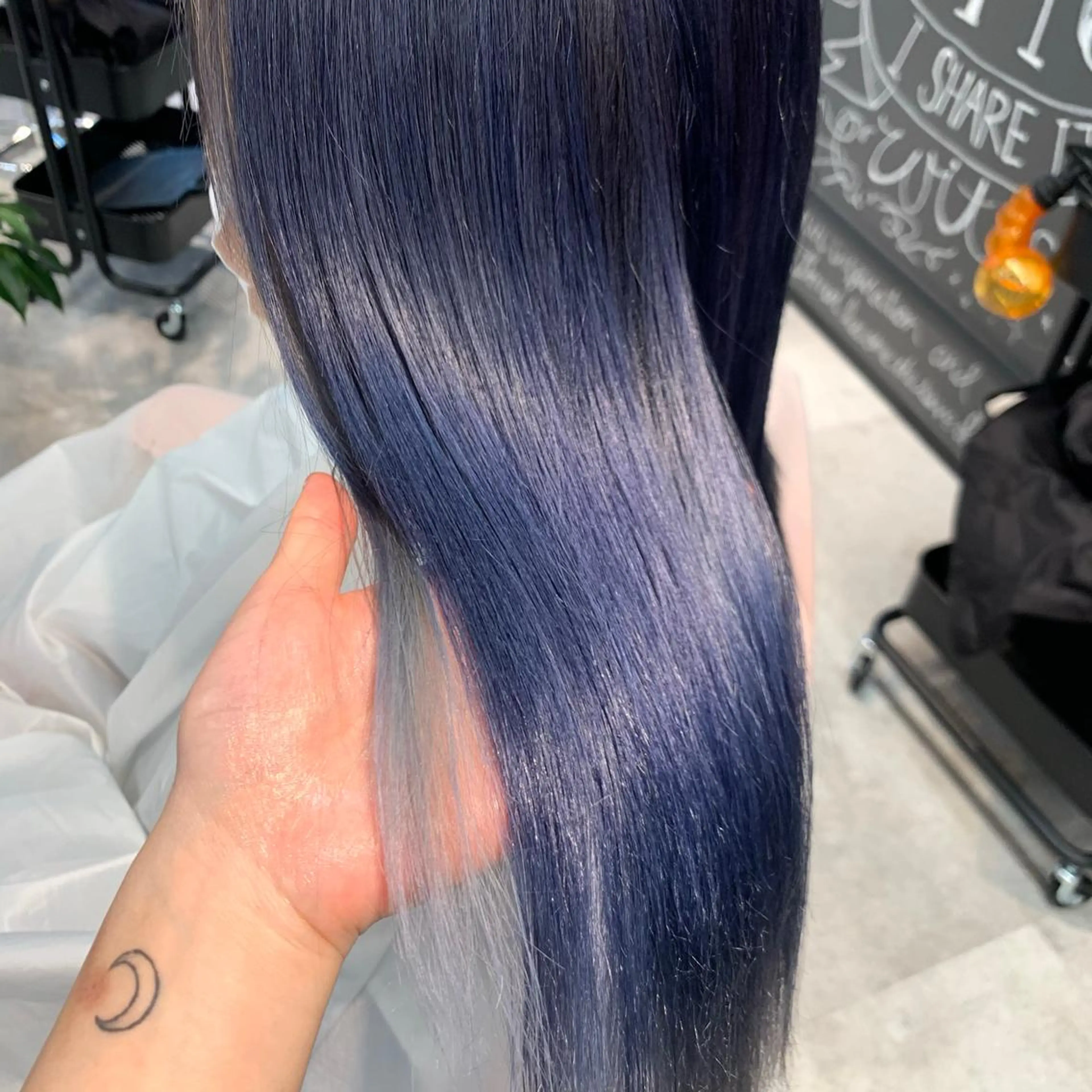 ロング カラー ヘアアレンジ ブルーカラー マツオカ マコのヘアスタイル