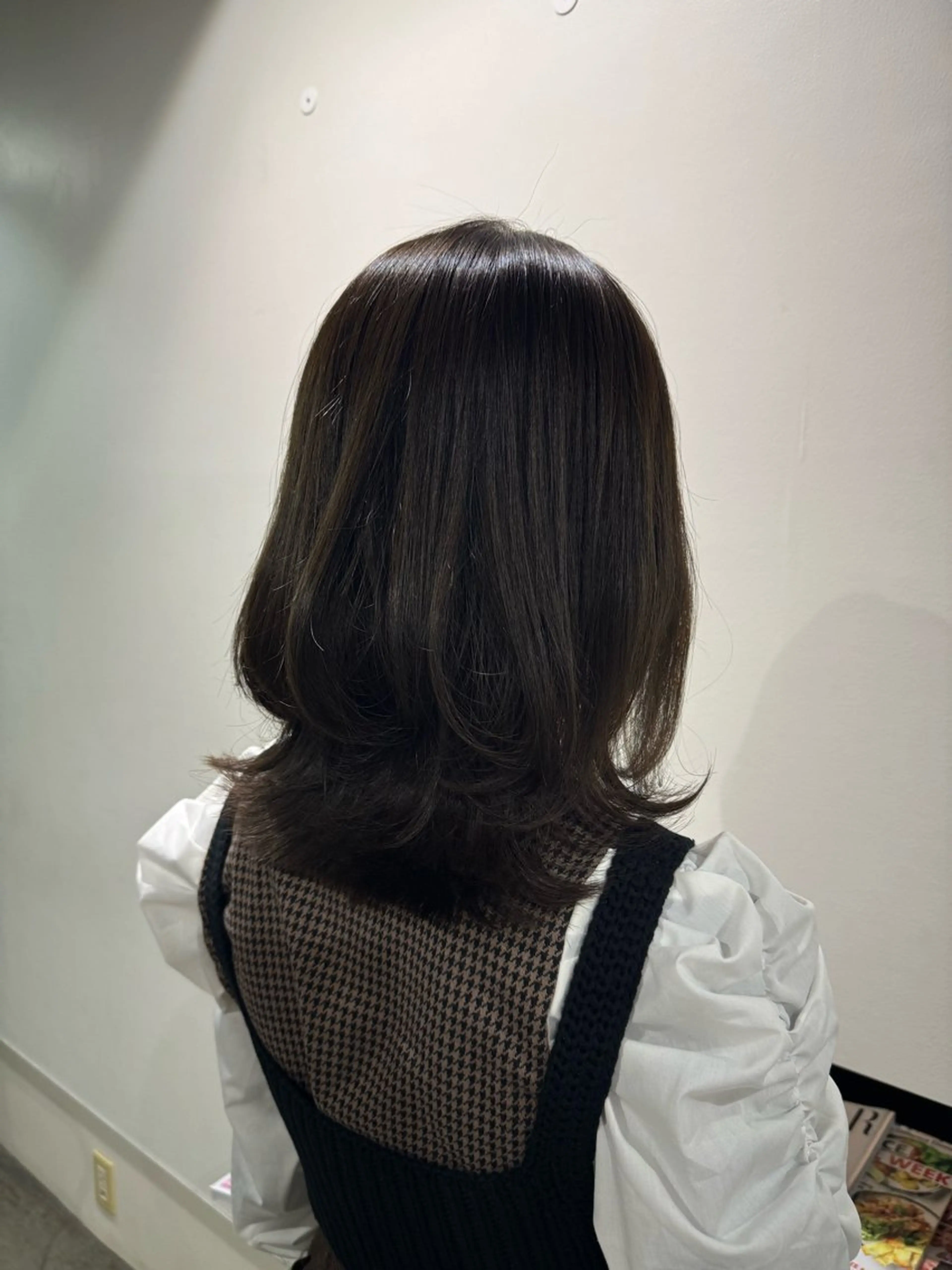 ミディアム タツキ／レイヤー／ パーマ／艶カラーのヘアスタイル