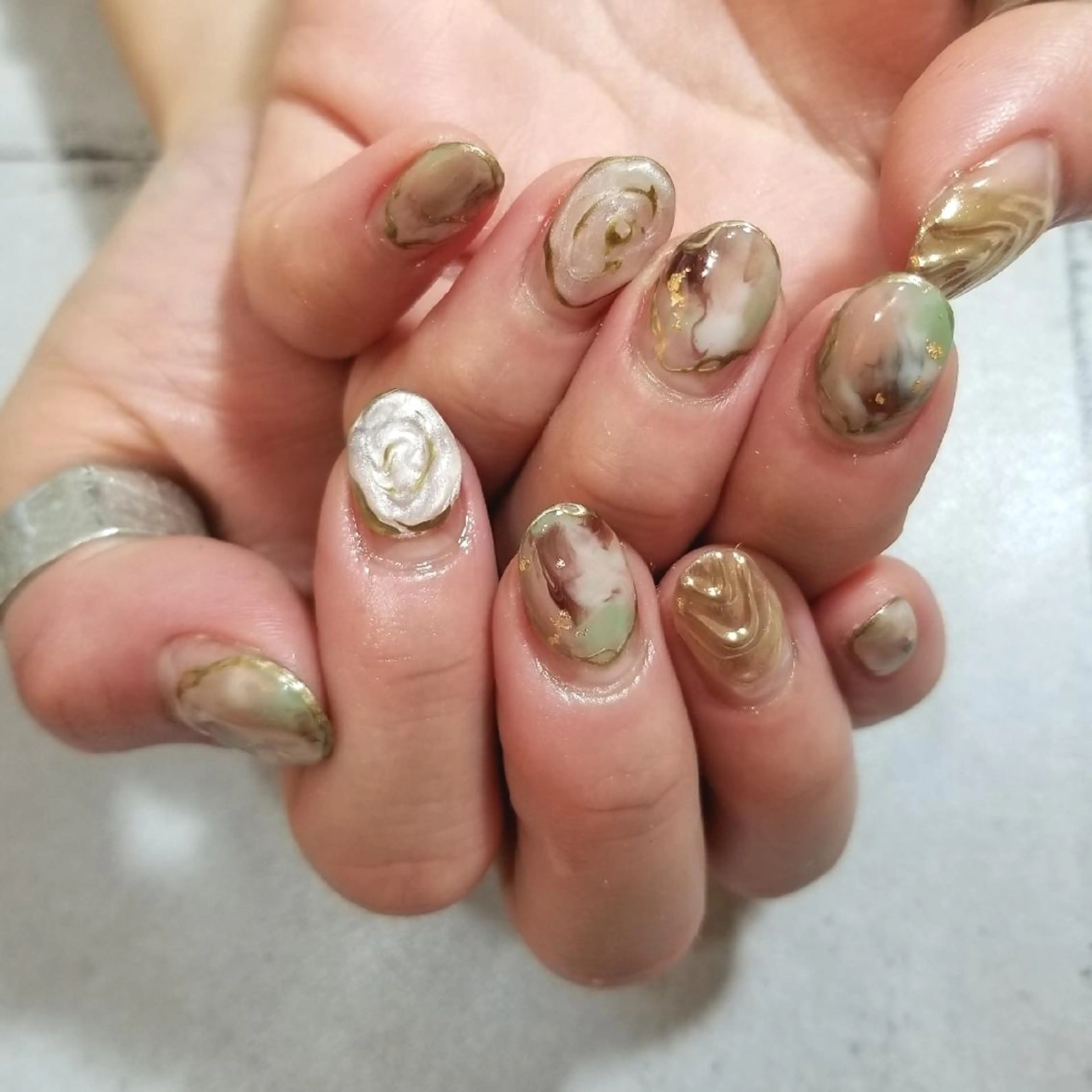 ネイル アートネイル nijiiro🌈 サトウのネイルデザイン