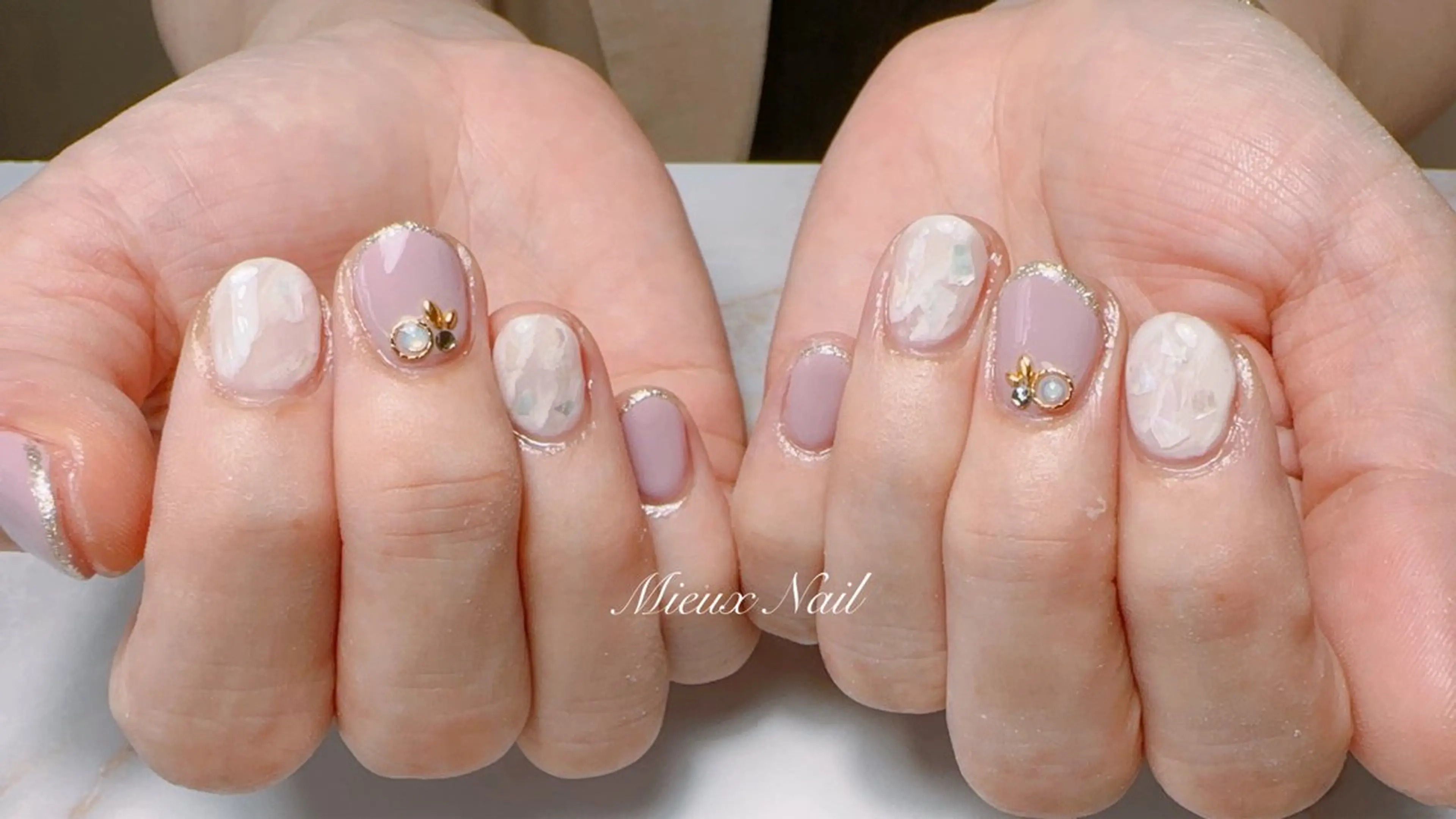 ネイル ハンドネイル 市川 麻衣子のネイルデザイン