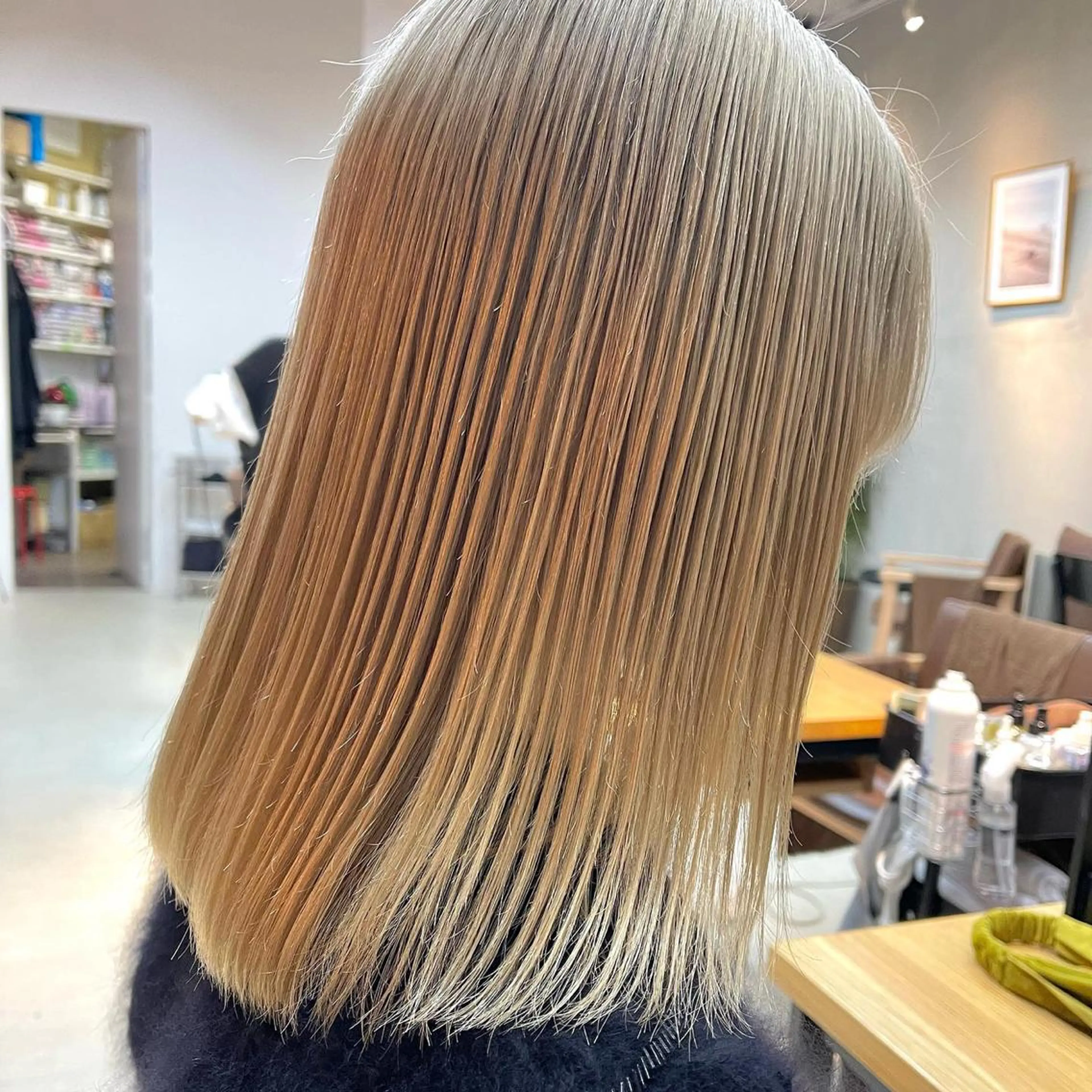 ミディアム カラー ブリーチ ブロンド ハイトーンカラー 似合わせショート×透 明感/やじまたかしのヘアスタイル