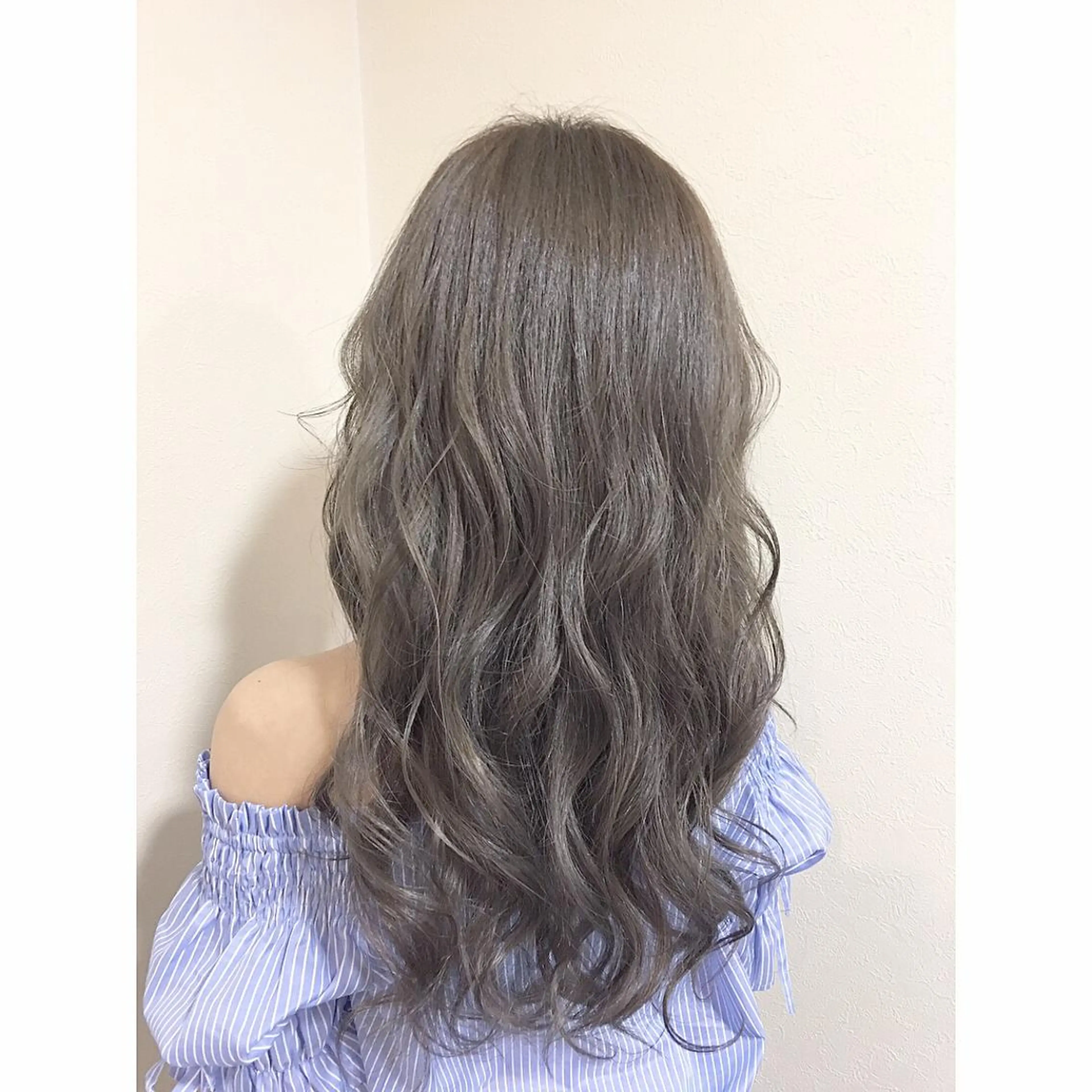 ロング ヤマグチ ヒカルのヘアスタイル