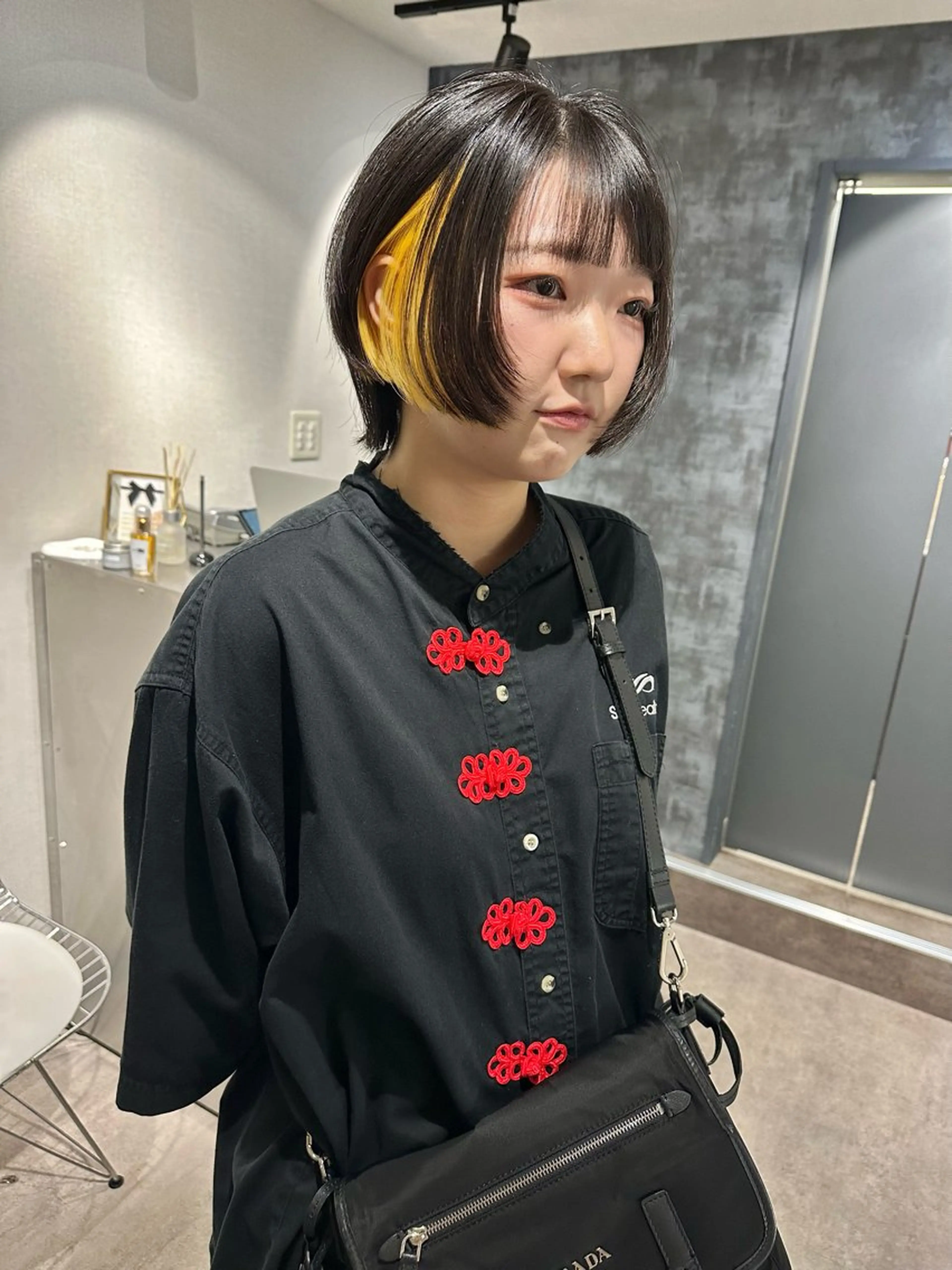 ショート カラー インナーカラー イエローカラー レイヤーカット ウルフカット ウルフレイヤー カット ヘアカラー トリートメント レイヤーカット🪄 耳ツボ🎀Ayumiのヘアスタイル