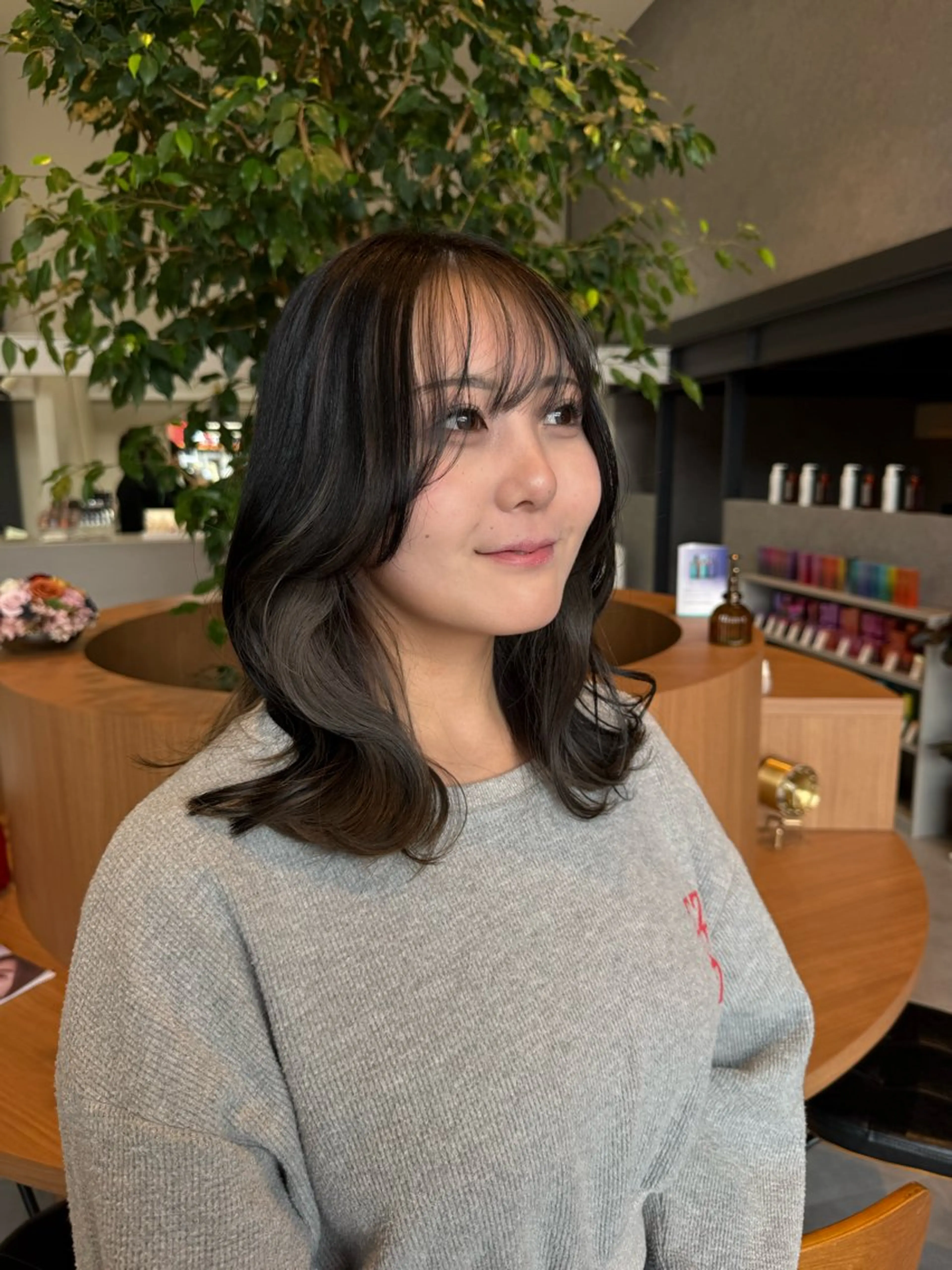 ロング カラー ワンホンヘア カット ヘアカラー ayaka |トレンドヘアのヘアスタイル