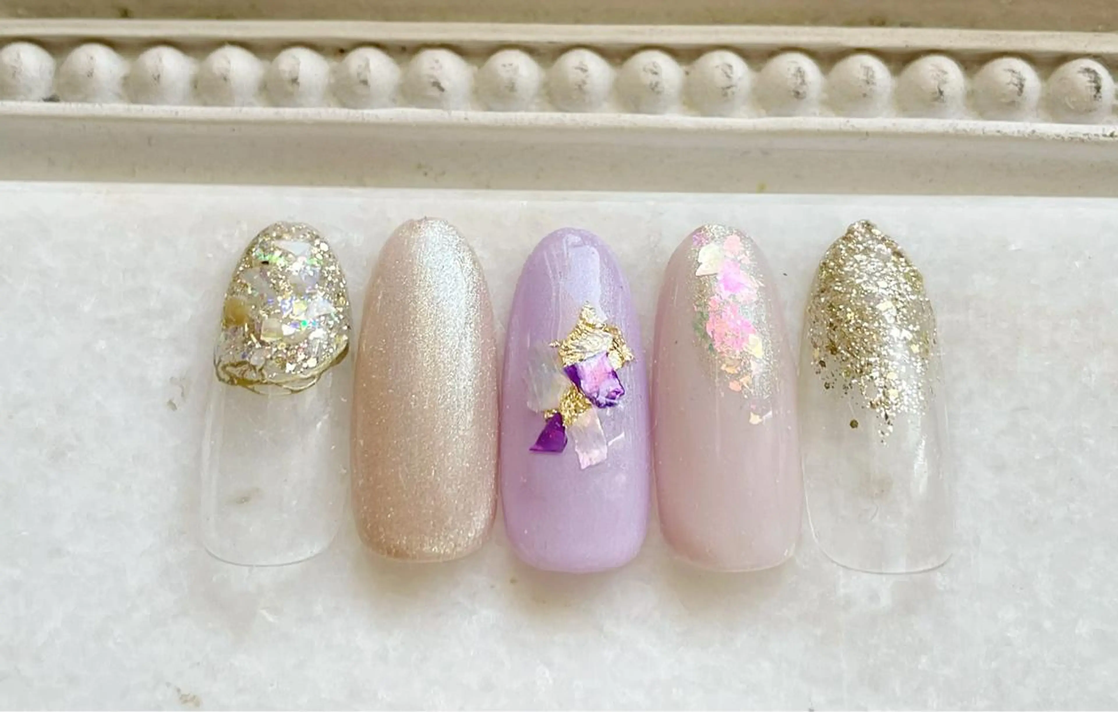 ネイル ジェルネイル キラキラネイル パラジェル 春ネイル ハンドネイル Satomi  のネイルデザイン