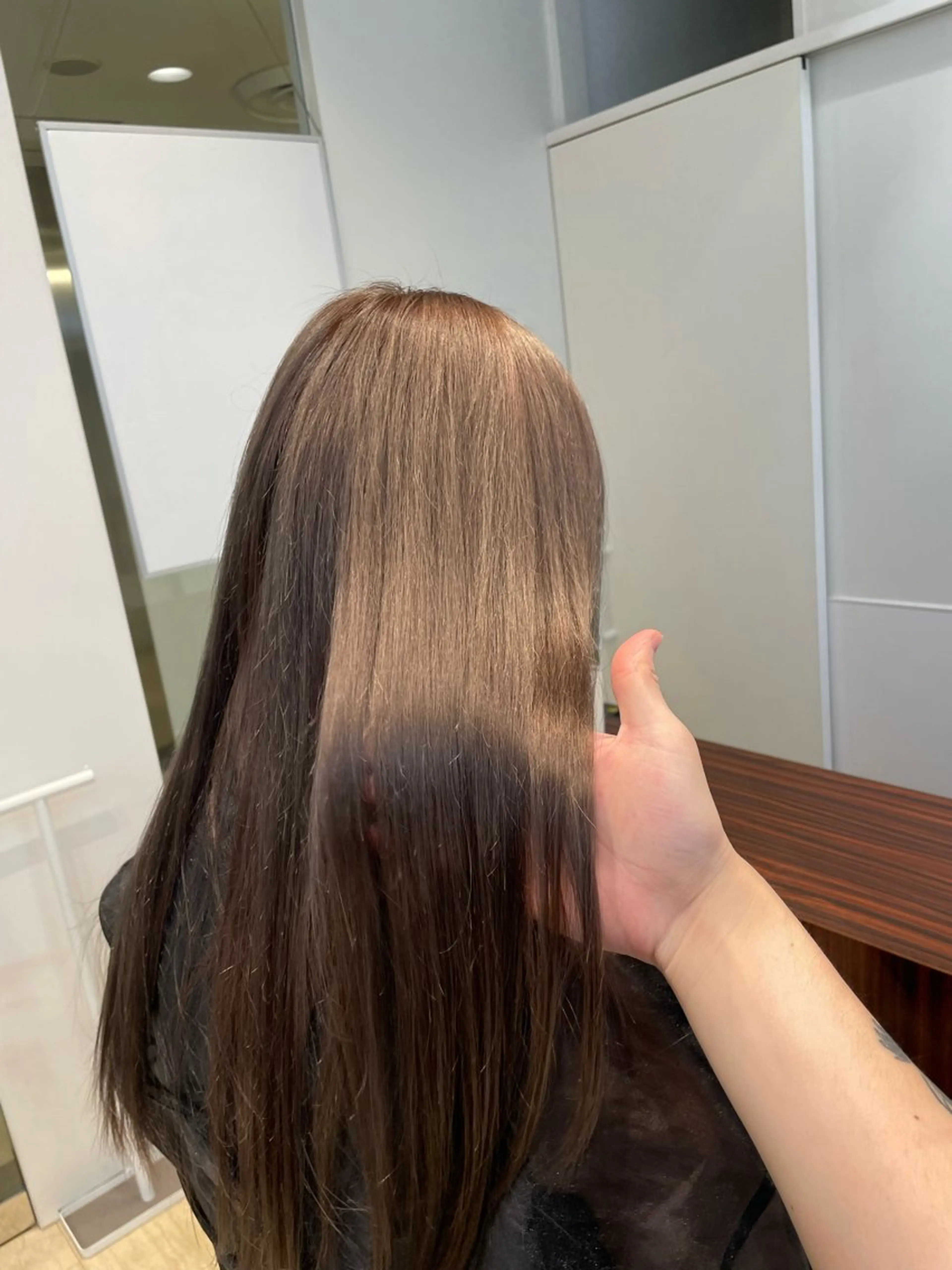 ロング カラー ブラウンカラー 透明感カラー TAYA 玲央のヘアスタイル