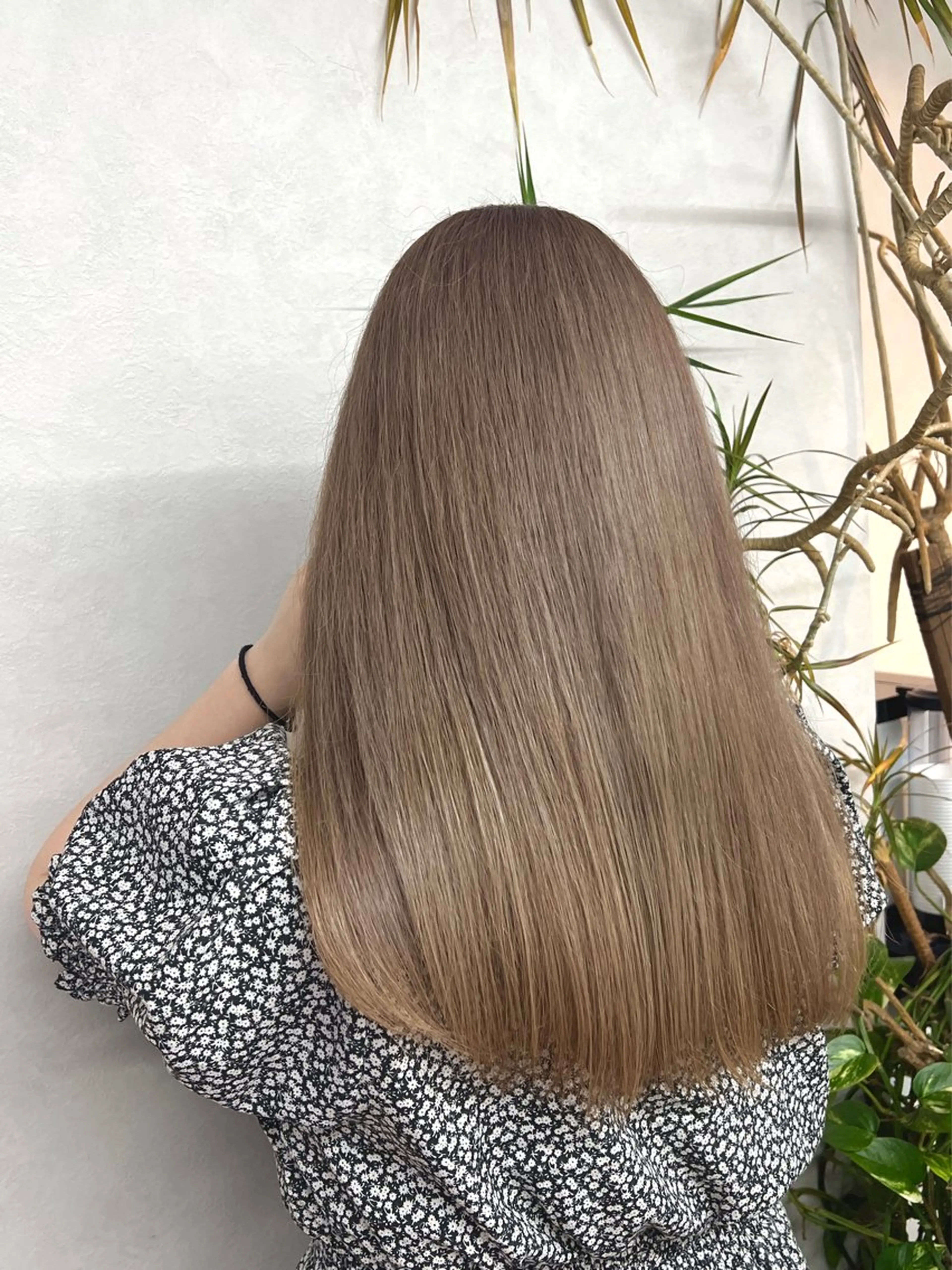 ロング ハイライト 髪質改善 レイヤーカット トリートメント カット ヘアカラー 🌷かわばた めい🌷のヘアスタイル