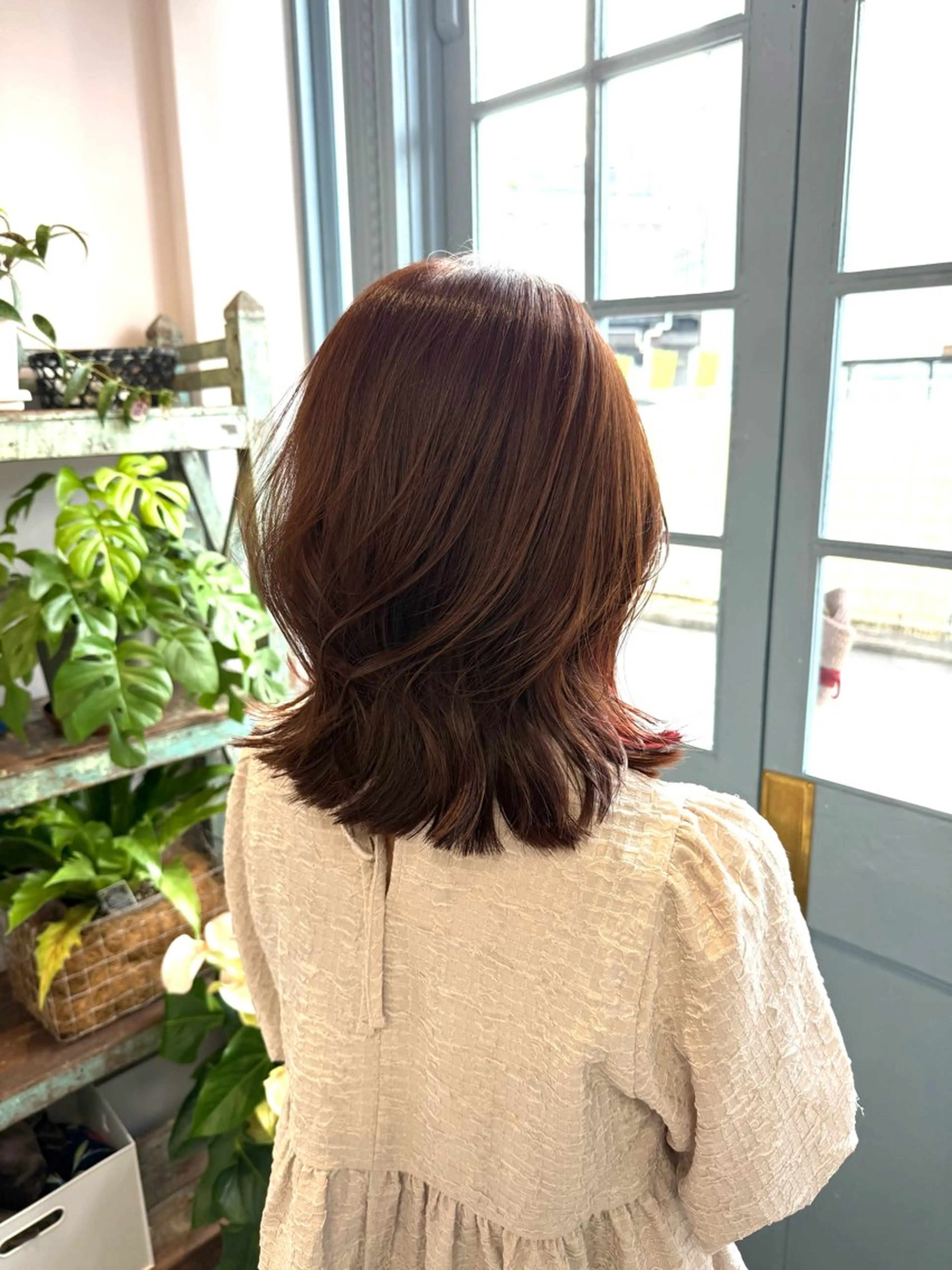 ミディアム カラー ボブレイヤー インナーカラー ボブ レイヤーカット カット ヘアカラー トリートメント Sakura .のヘアスタイル
