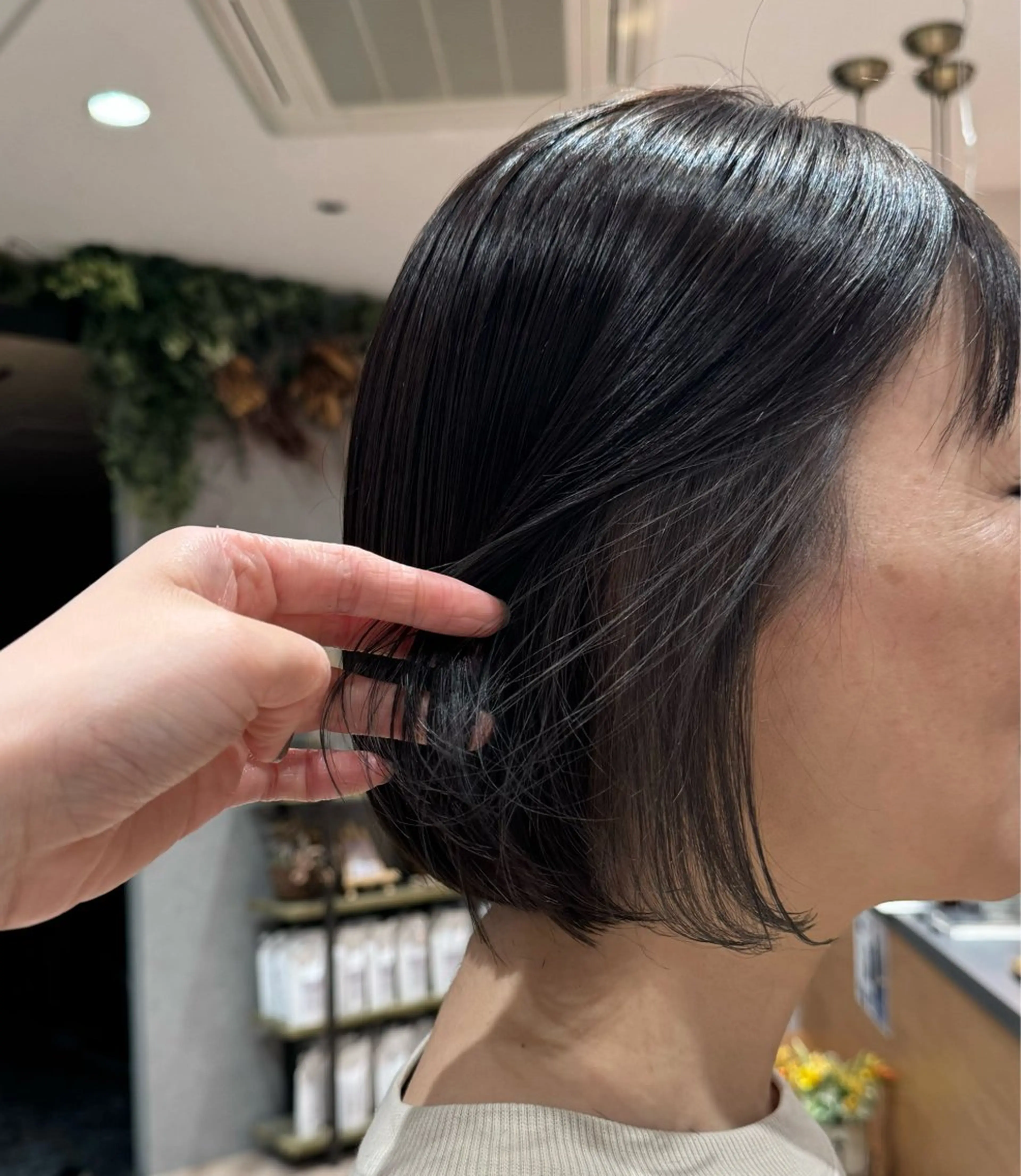 ミディアム カット ヘアカラー 堀結香/顔まわり レイヤー/蒲生四丁目のヘアスタイル