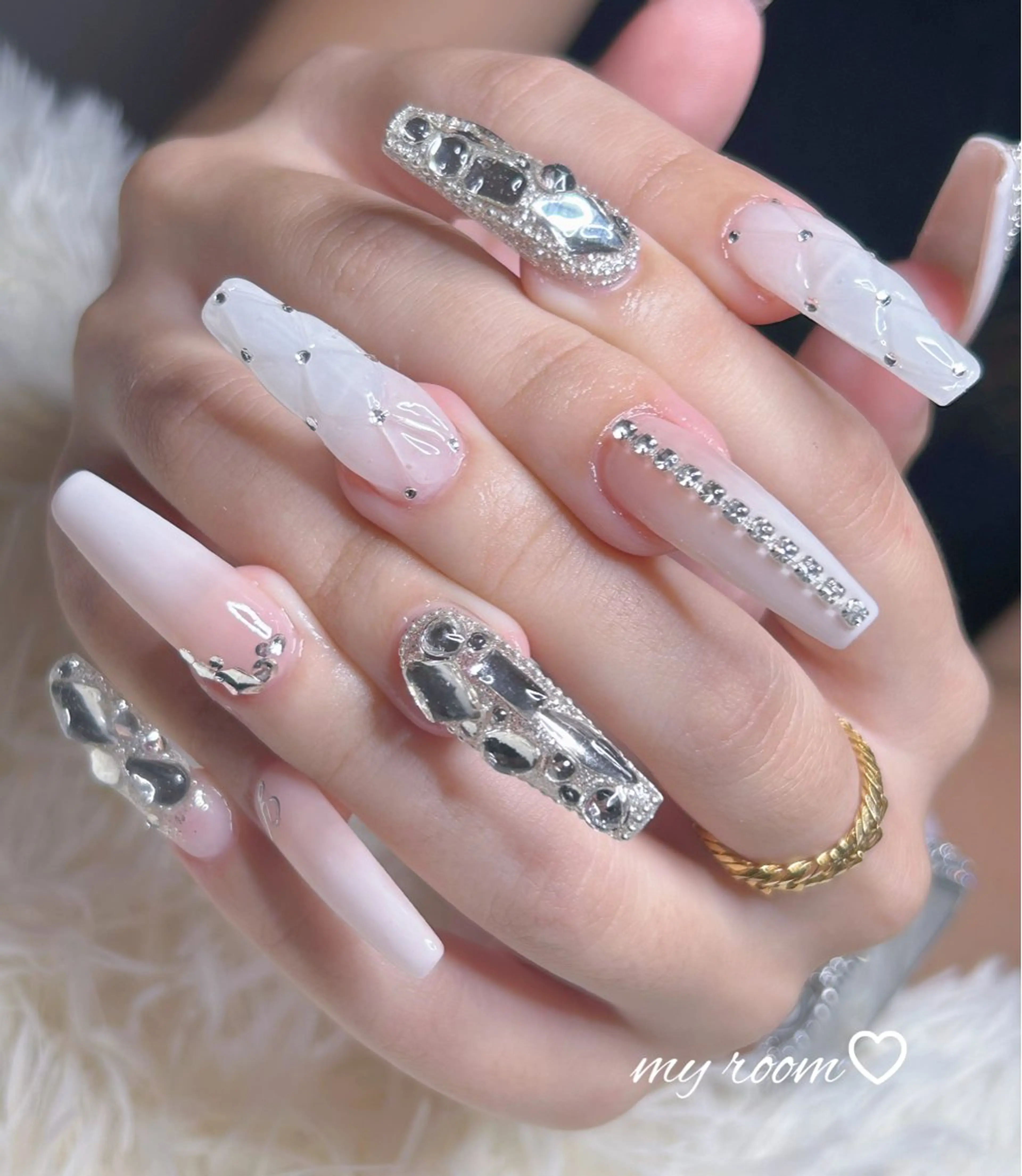 ネイル うるま市サロン Yuko Izawaのネイルデザイン