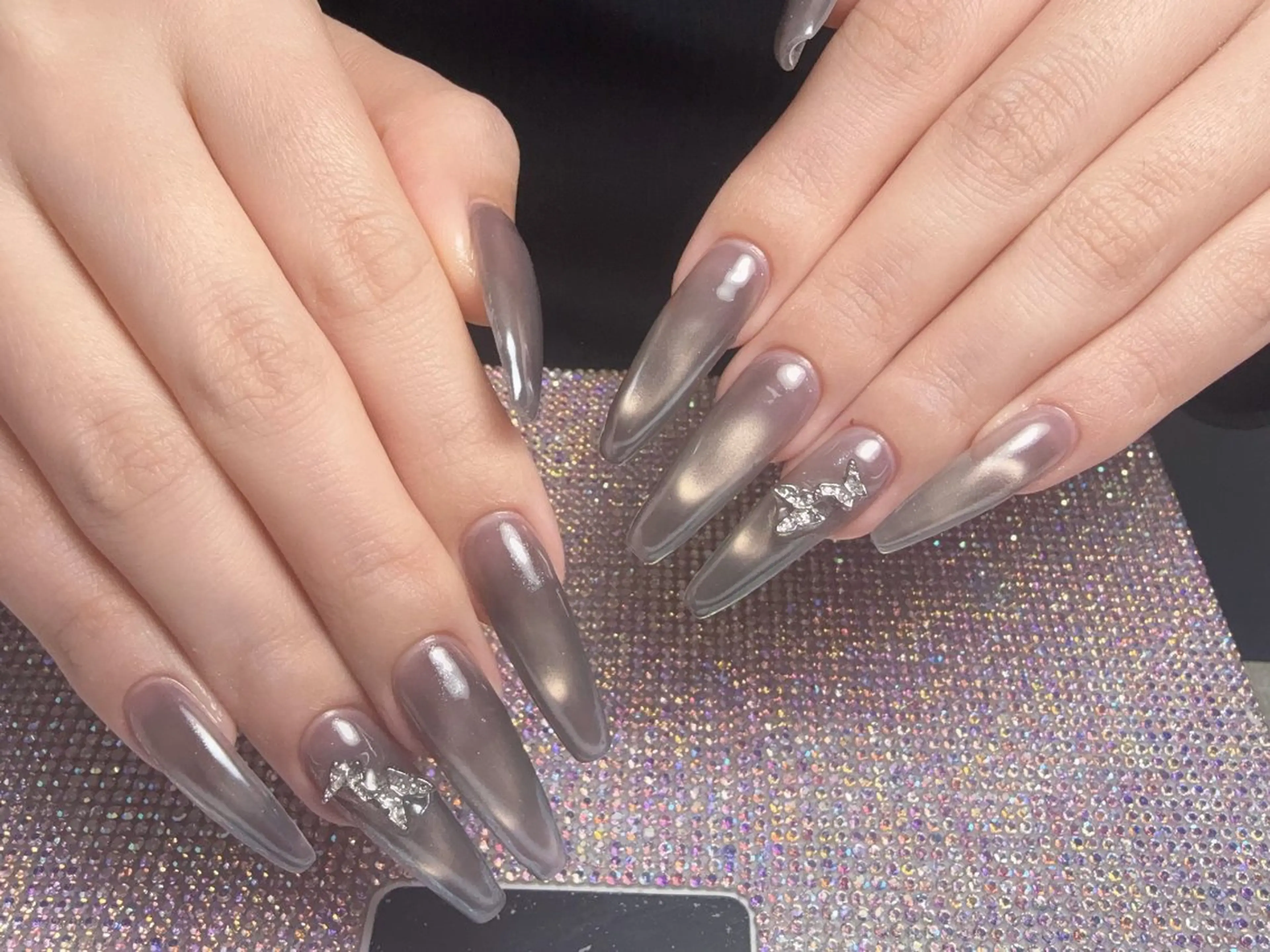 ネイル オーロラネイル 長さ出し フレンチネイル ジェルネイル ガラスフレンチ ハンドネイル Rela・S NAILのネイルデザイン