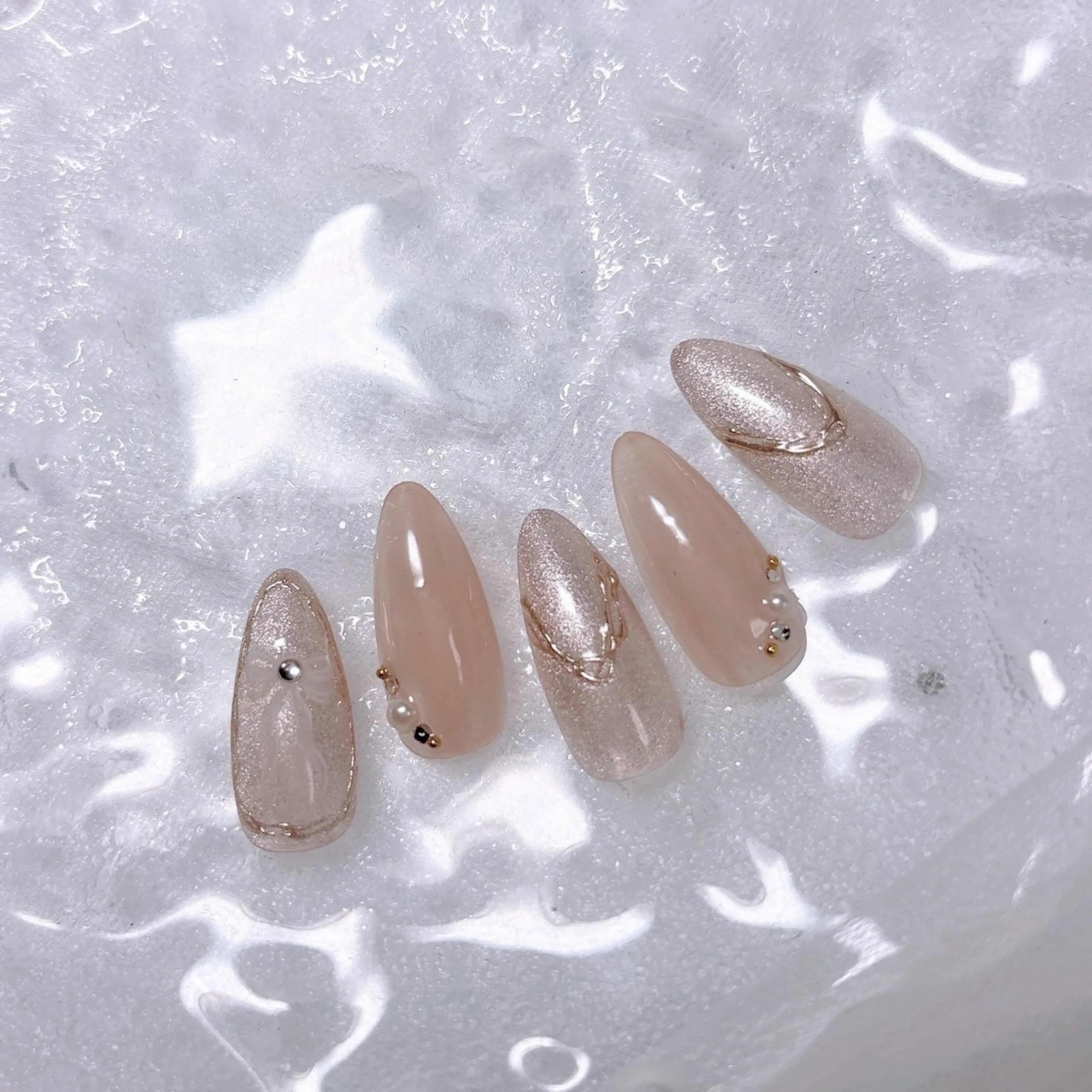 ネイル キラキラネイル nailsalon Honeyme所属・Honey me ❁⃘*.゚のネイルデザイン