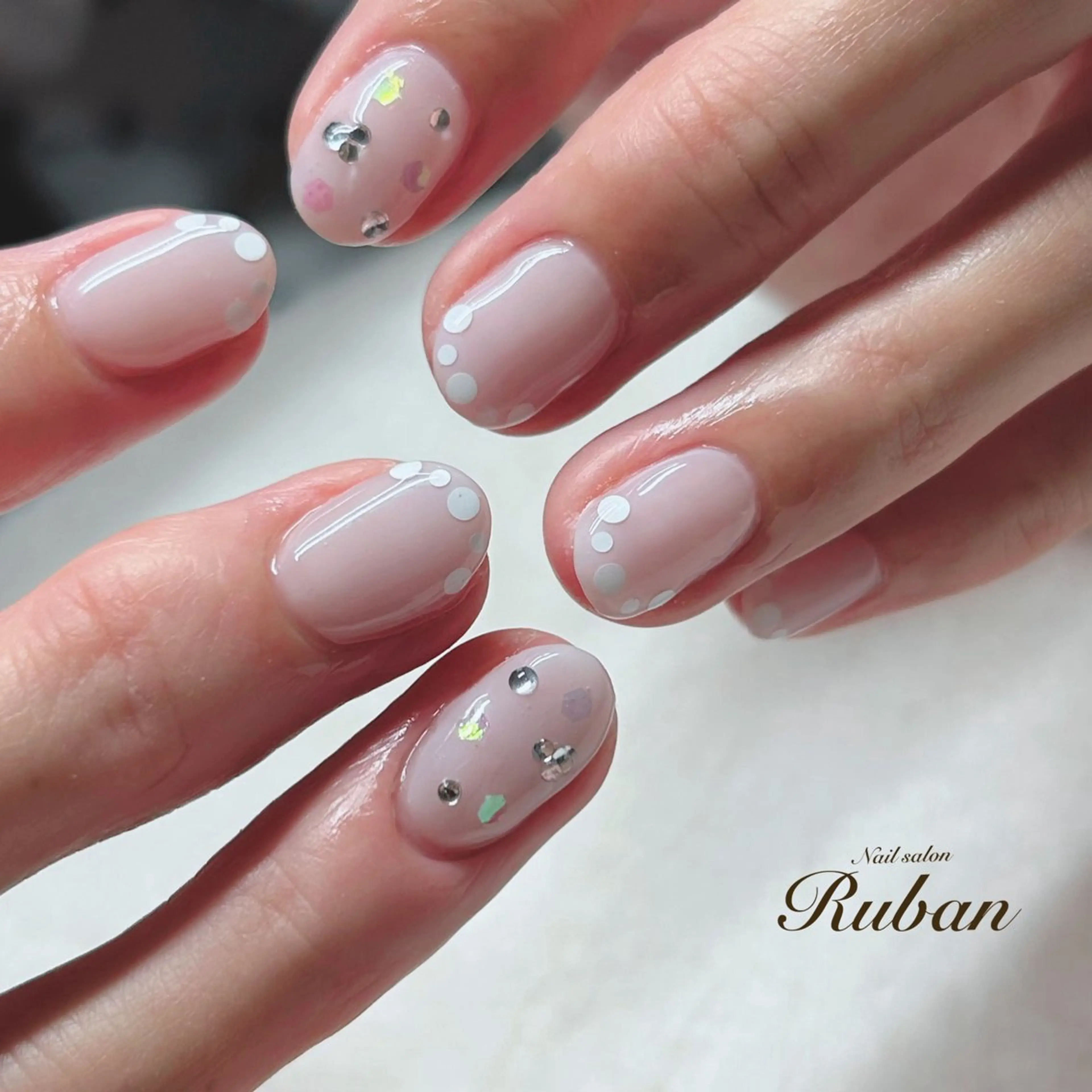 ネイル ドット ホログラムネイル Nail salon Rubanのネイルデザイン