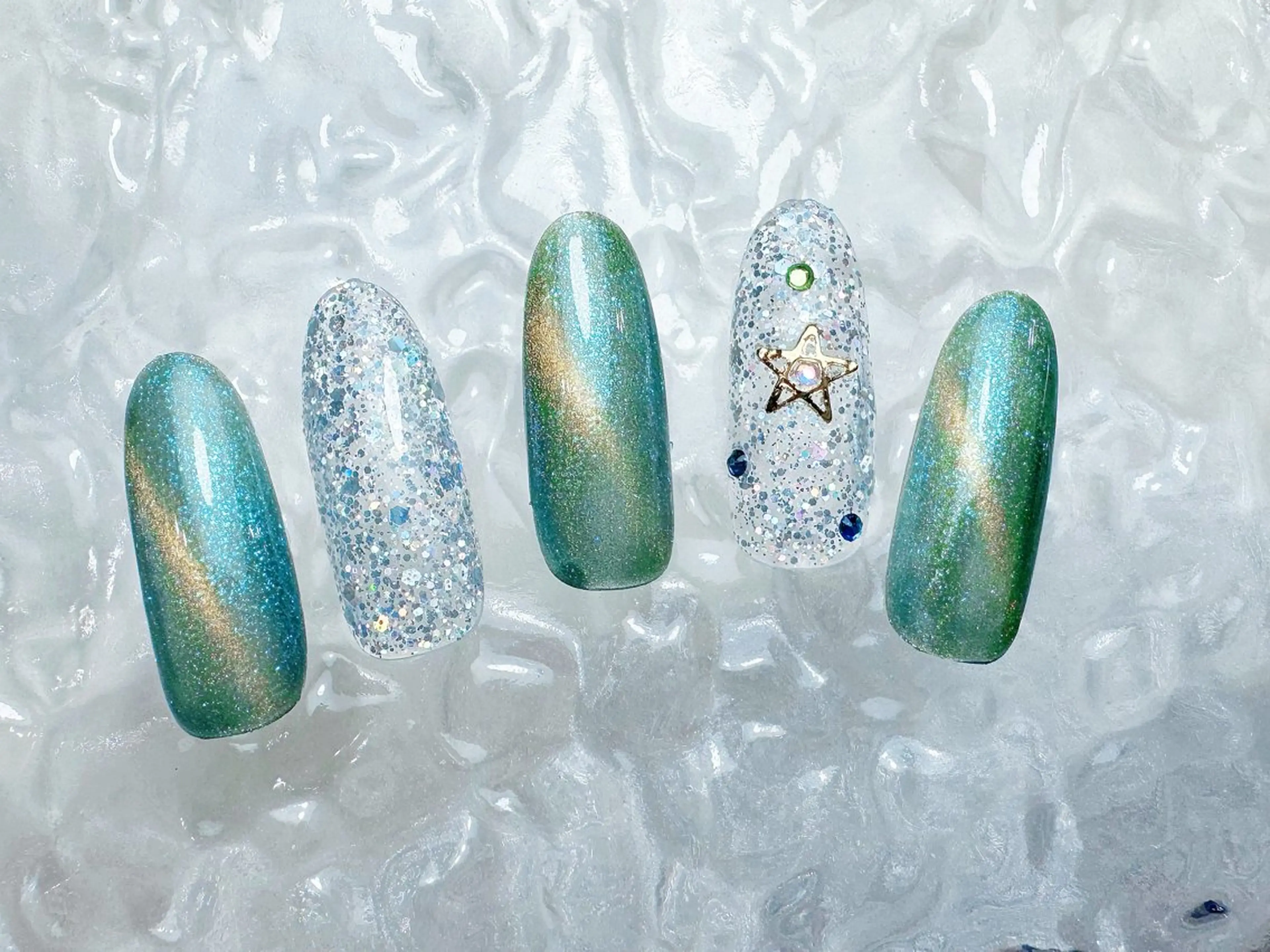 ネイル ハンドネイル マジック ミラーのネイルデザイン