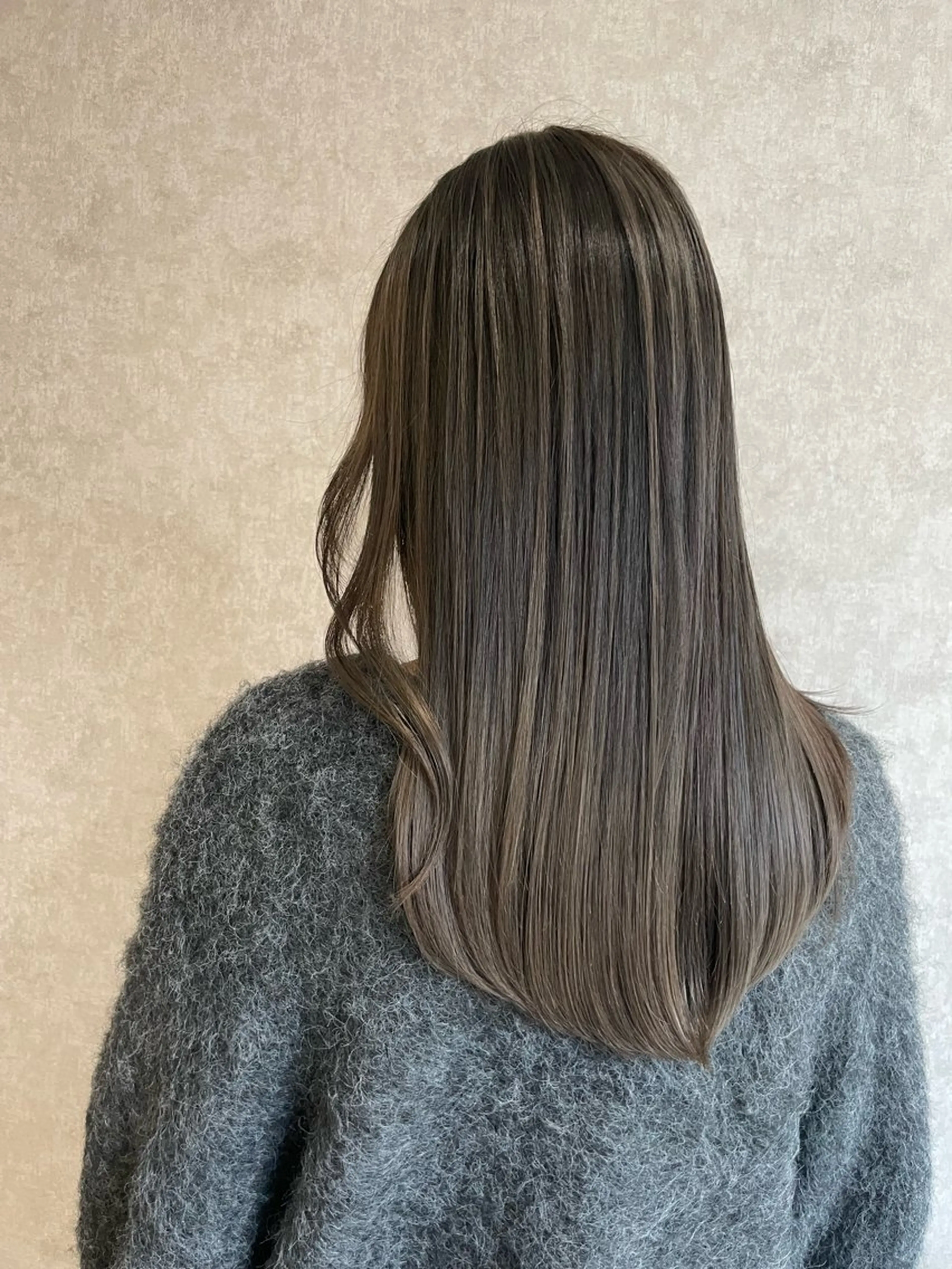 ロング カラー バレイヤージュ ベージュカラー ブリーチ ケアブリーチ 透明感カラー ヘアカラー バレイヤージュ特化｜ Takuのヘアスタイル