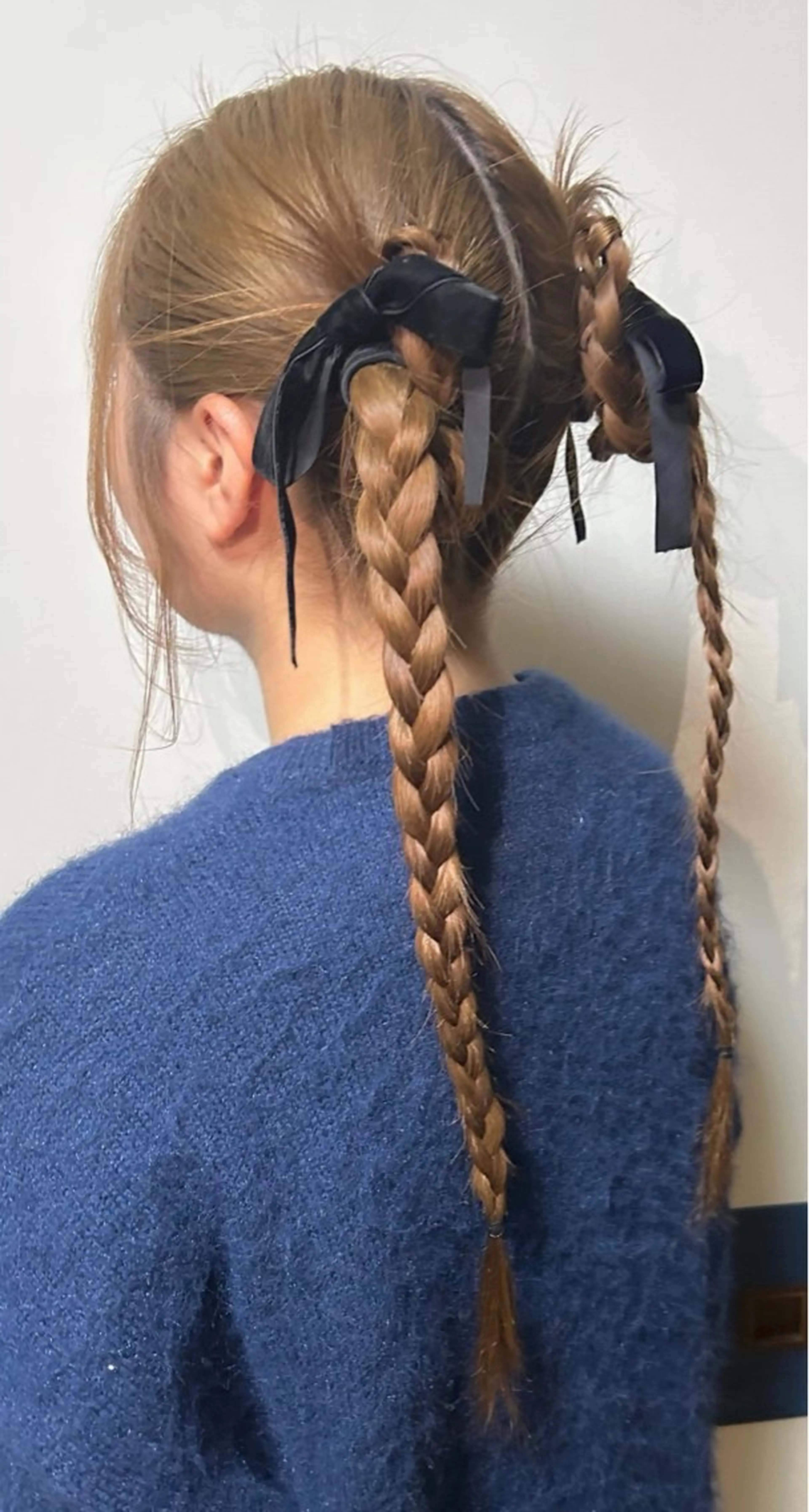 ロング ヘアアレンジ 三つ編み 韓国風ヘア 🧣艶カラー・ヘア セット Chie🧸のヘアスタイル