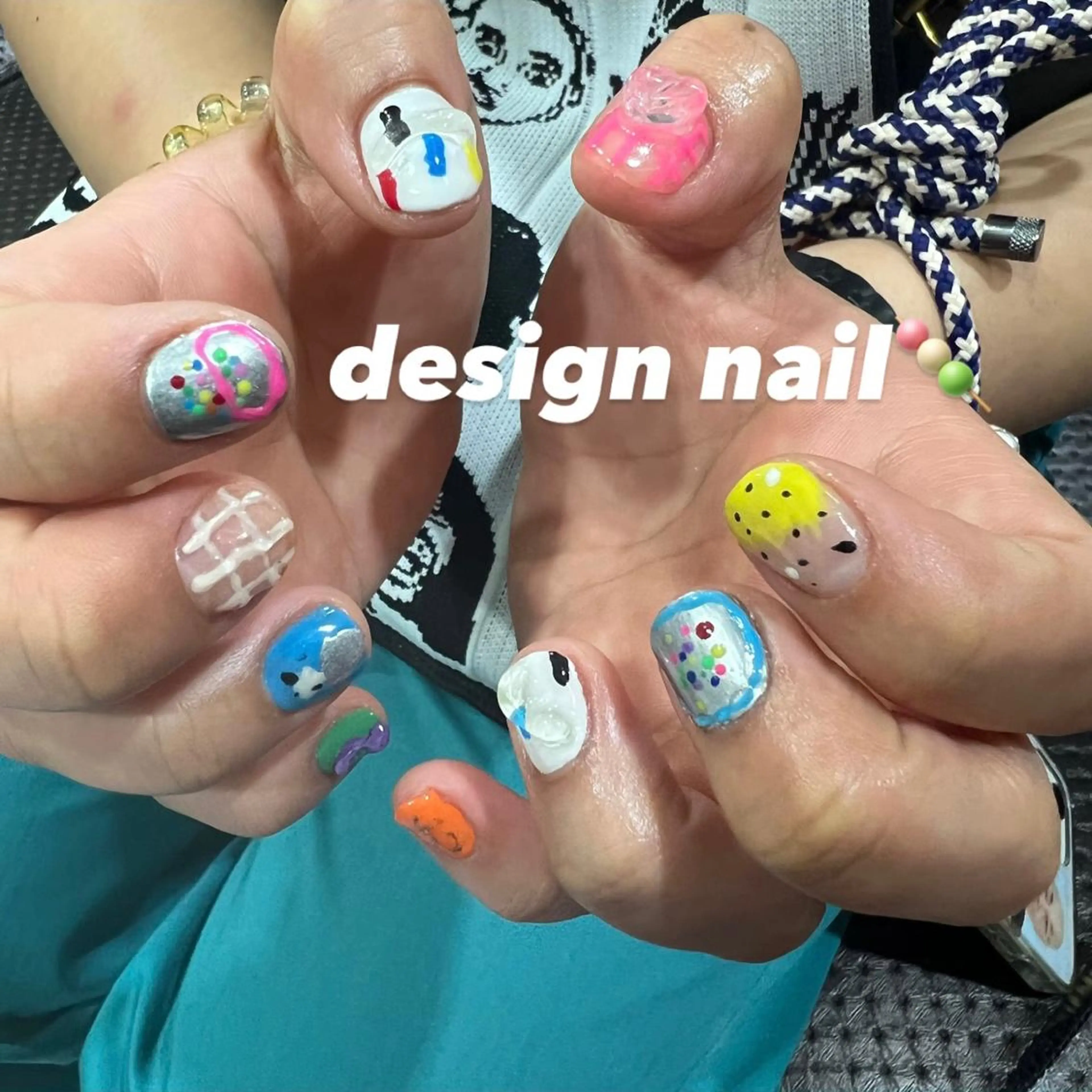 ネイル ジェルネイル ニュアンスネイル ワンカラーネイル パラジェル 暖色ｶﾗｰ/ﾚｲﾔｰ ｶｯﾄ/Yunaのヘアスタイル