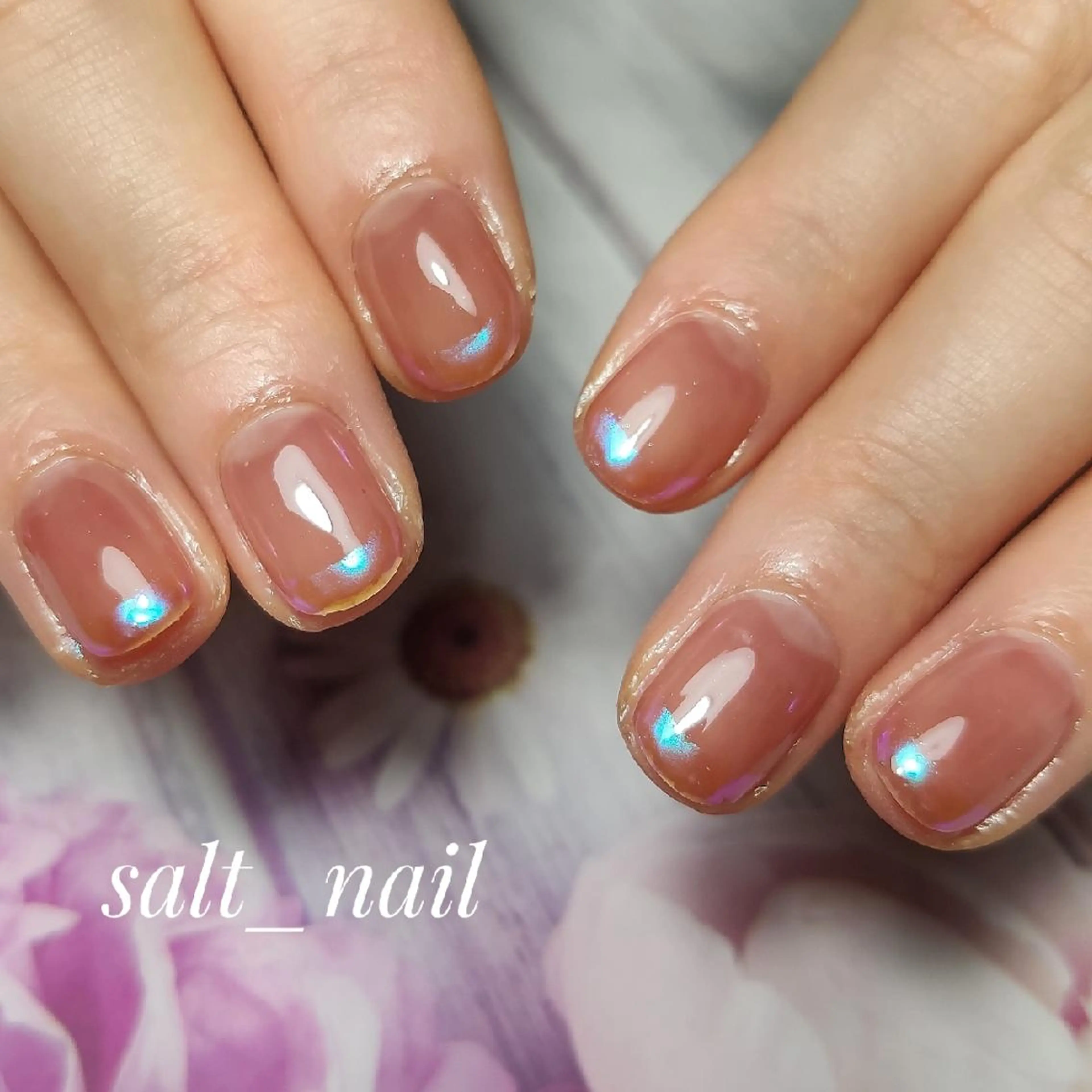 ネイル オーロラネイル フレンチネイル 個人サロン saltnailのネイルデザイン