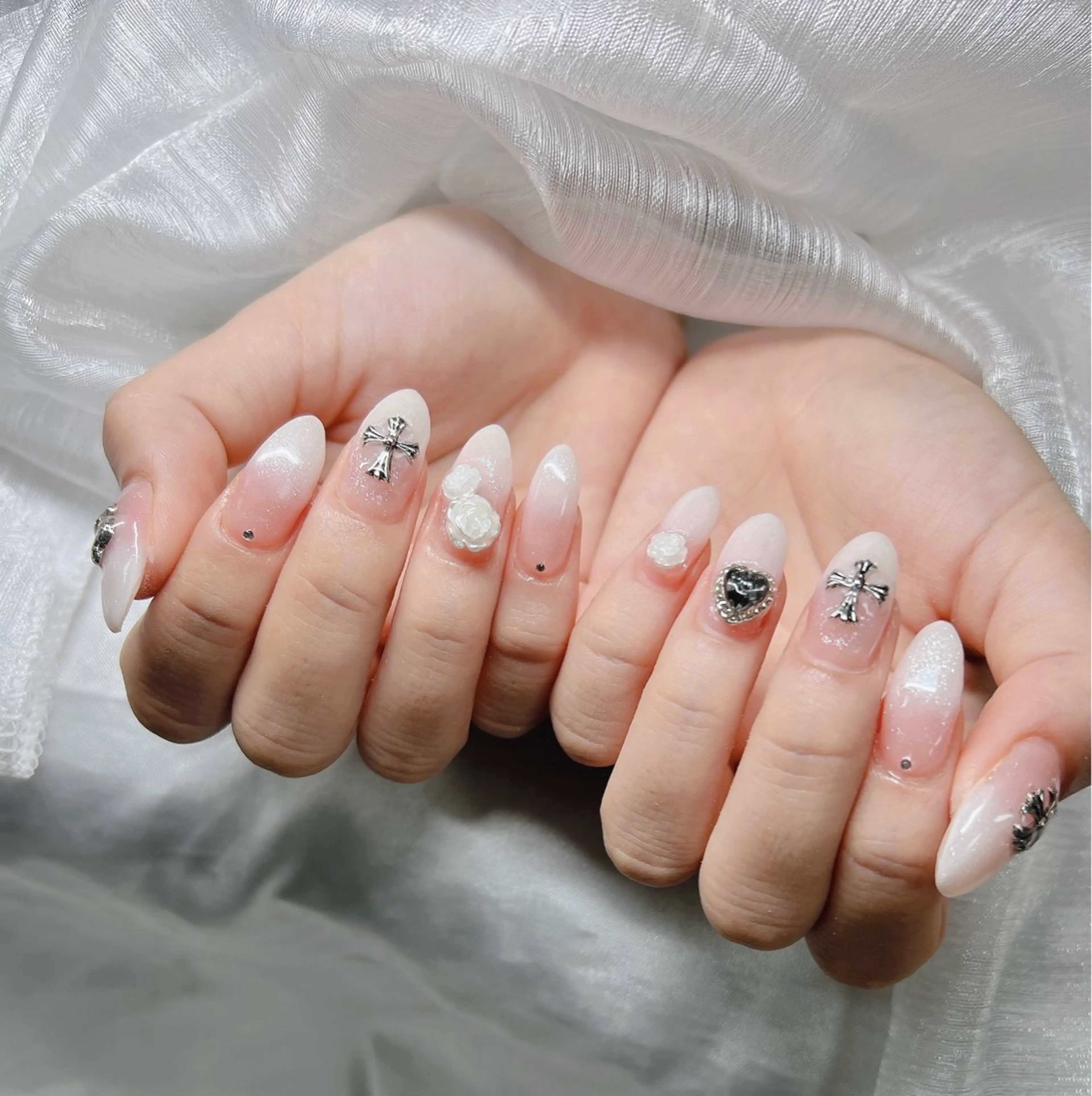 ネイル ハンドネイル Lee Nailsのネイルデザイン
