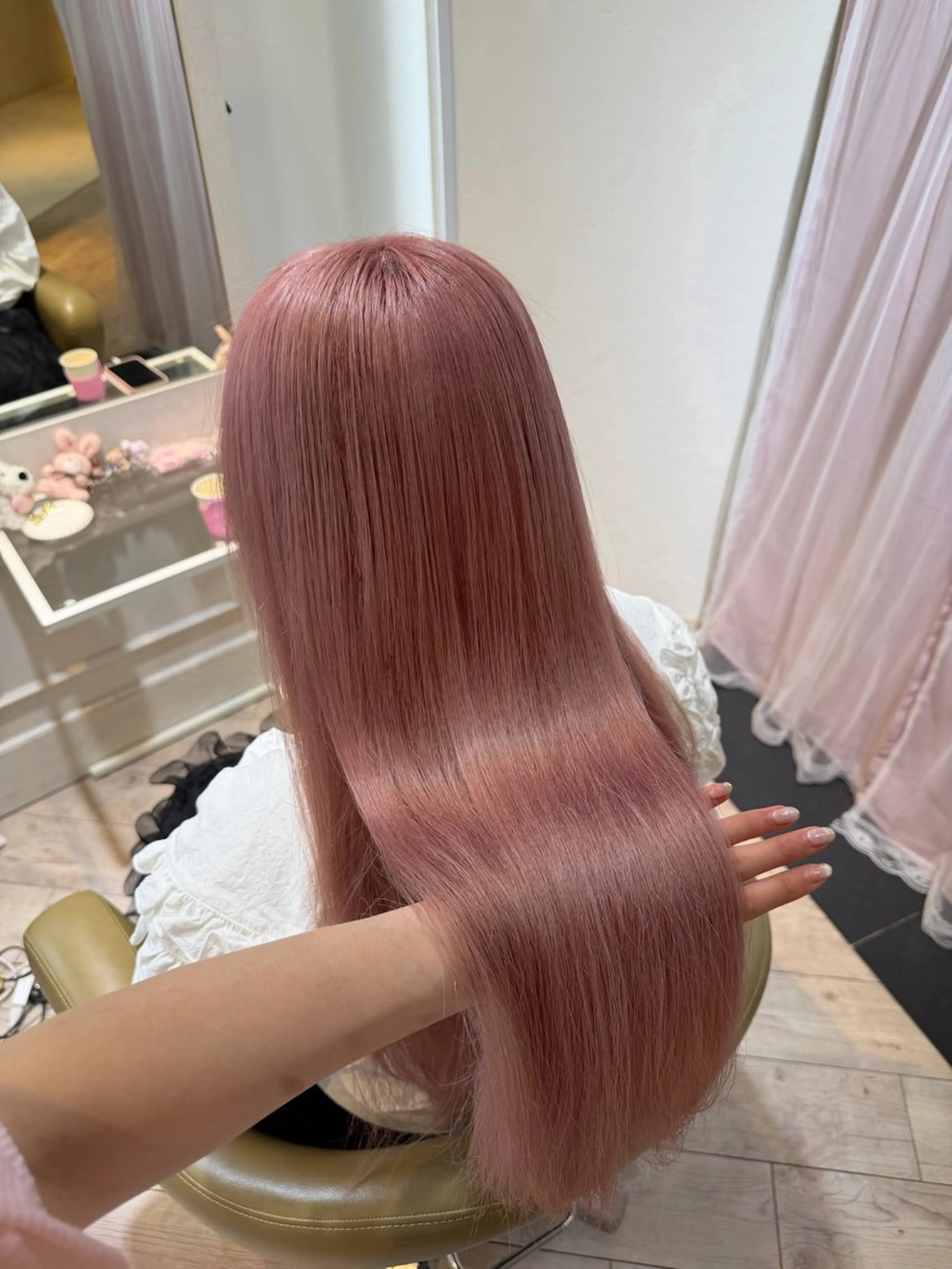 セミロング カラー ピンクカラー ヘアカラー ハイトーン/アレンジ かなで⊹ ࣪ ˖⟡のヘアスタイル