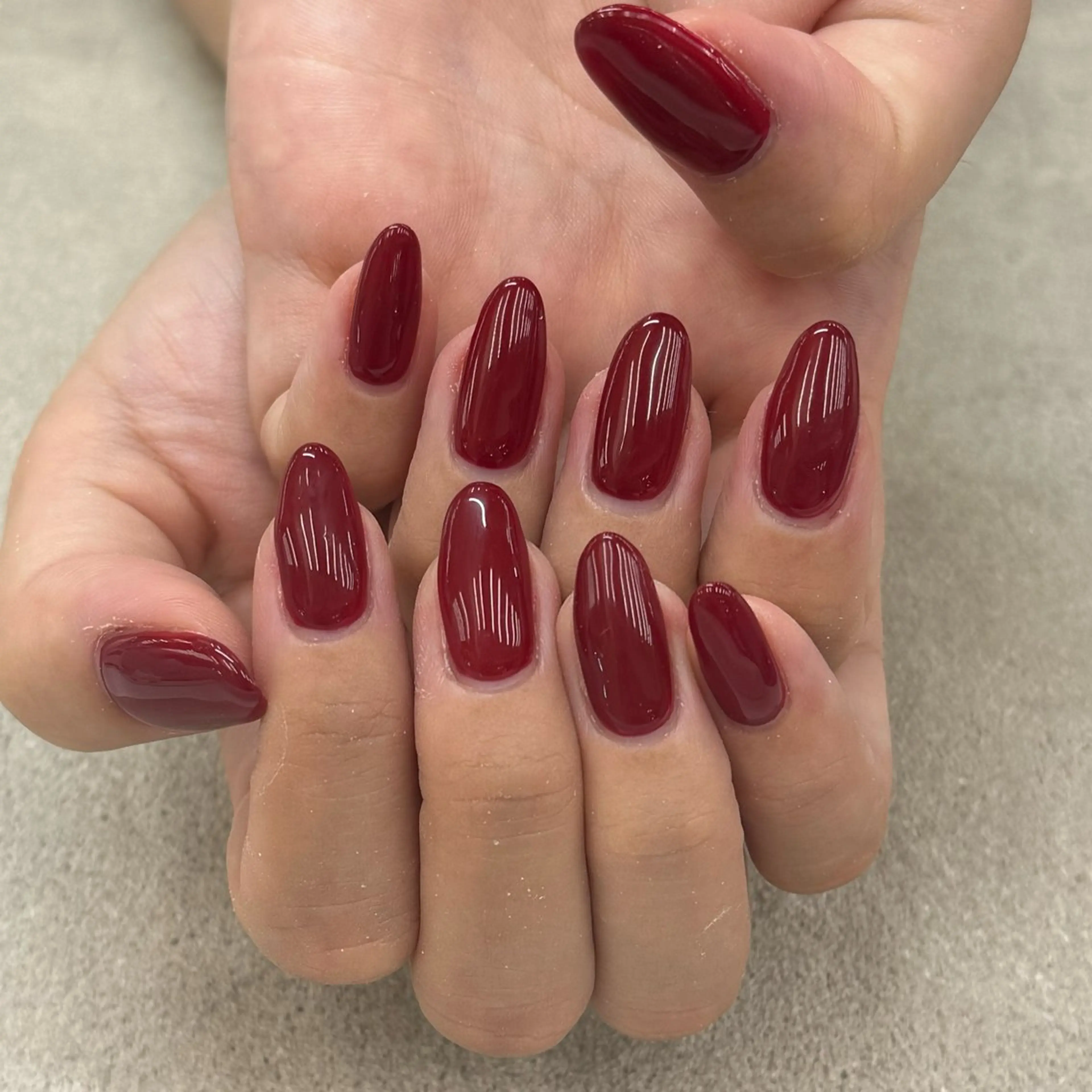 ネイル ボルドー ワンカラーネイル MAXKELLY SAEのネイルデザイン