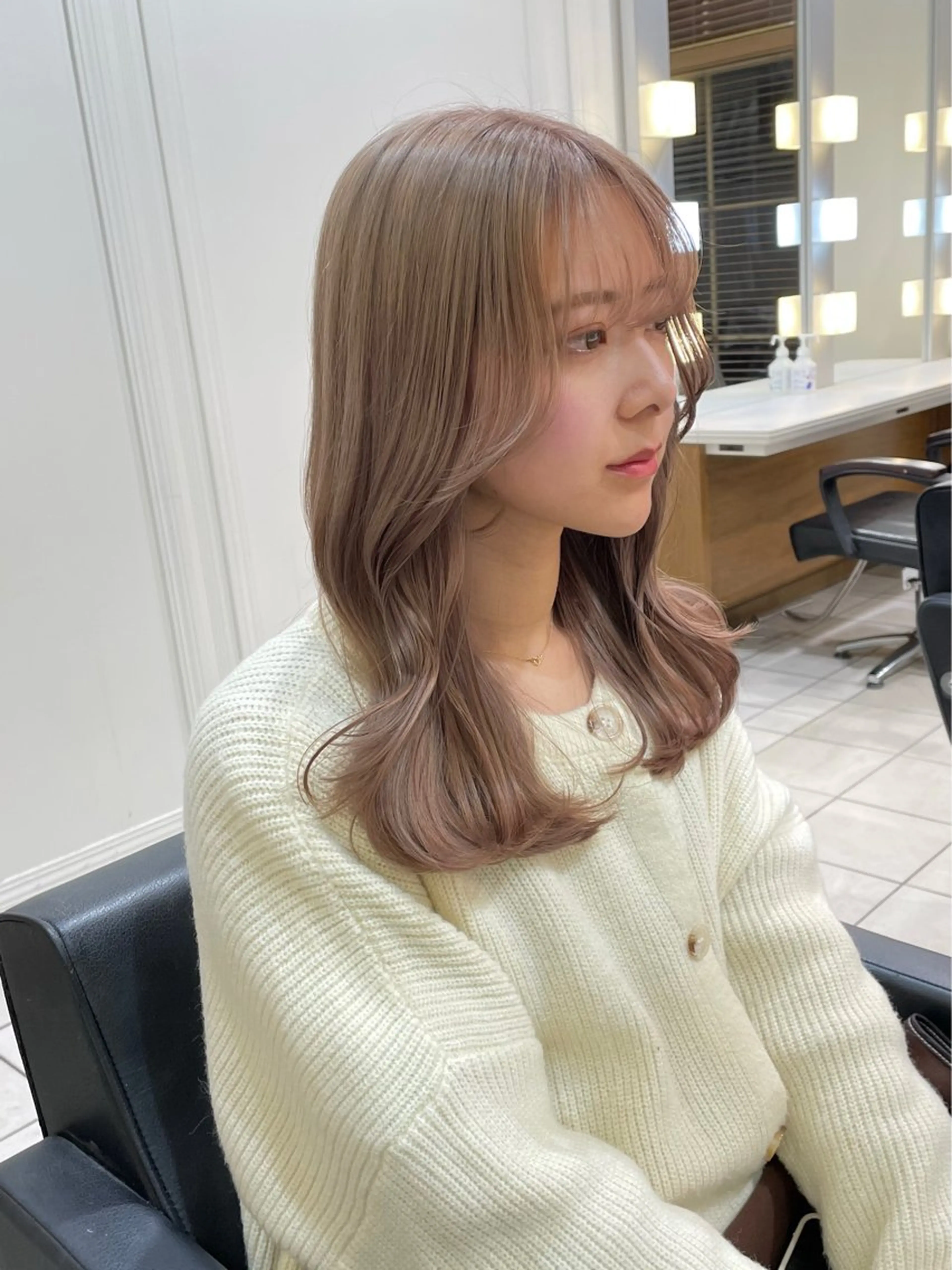 セミロング カラー 似合わせヘア🤎透明 感カラー🤎MIKAのヘアスタイル