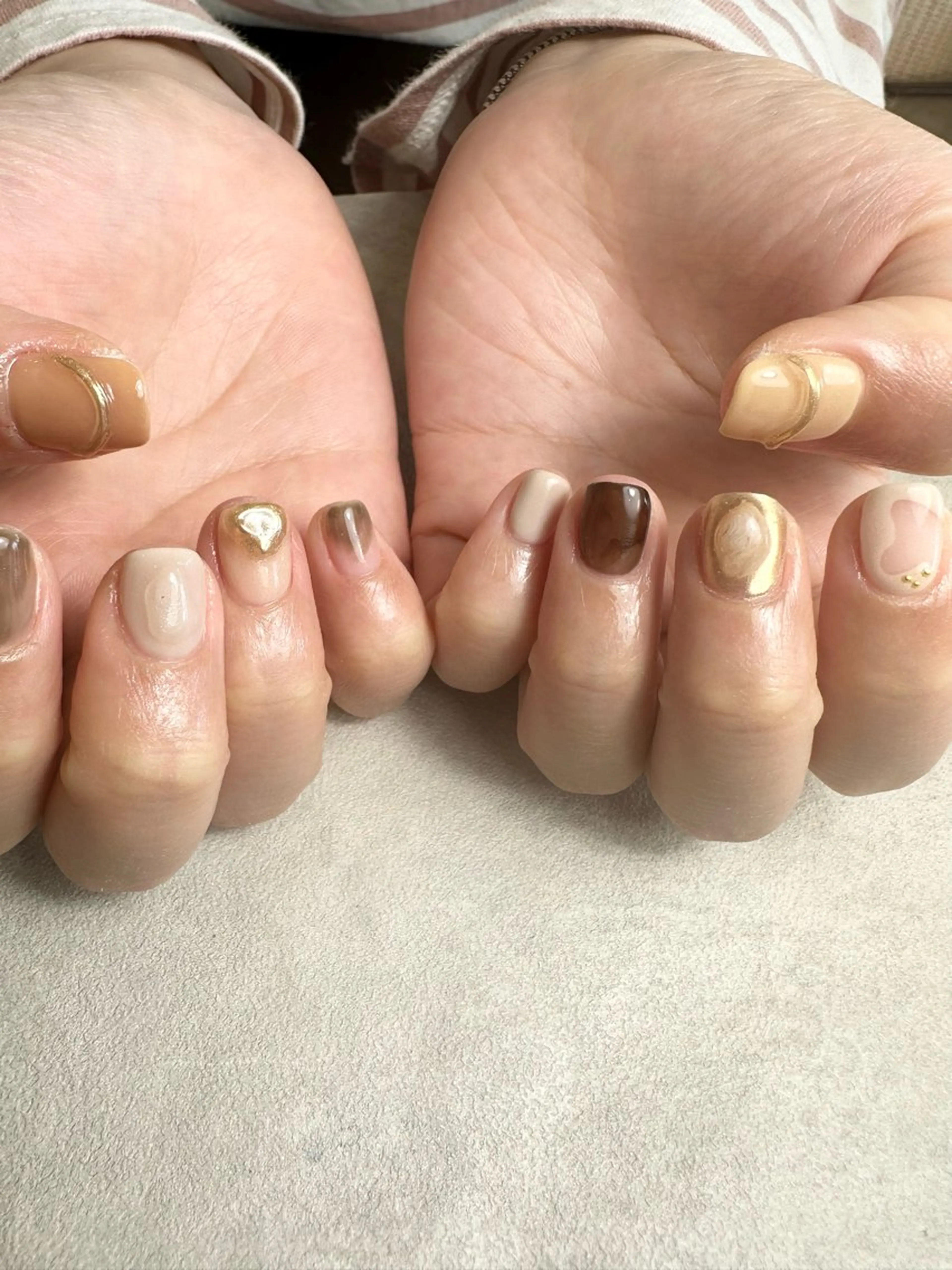ネイル ブラウン ニュアンスネイル nailroom Anmie.のネイルデザイン