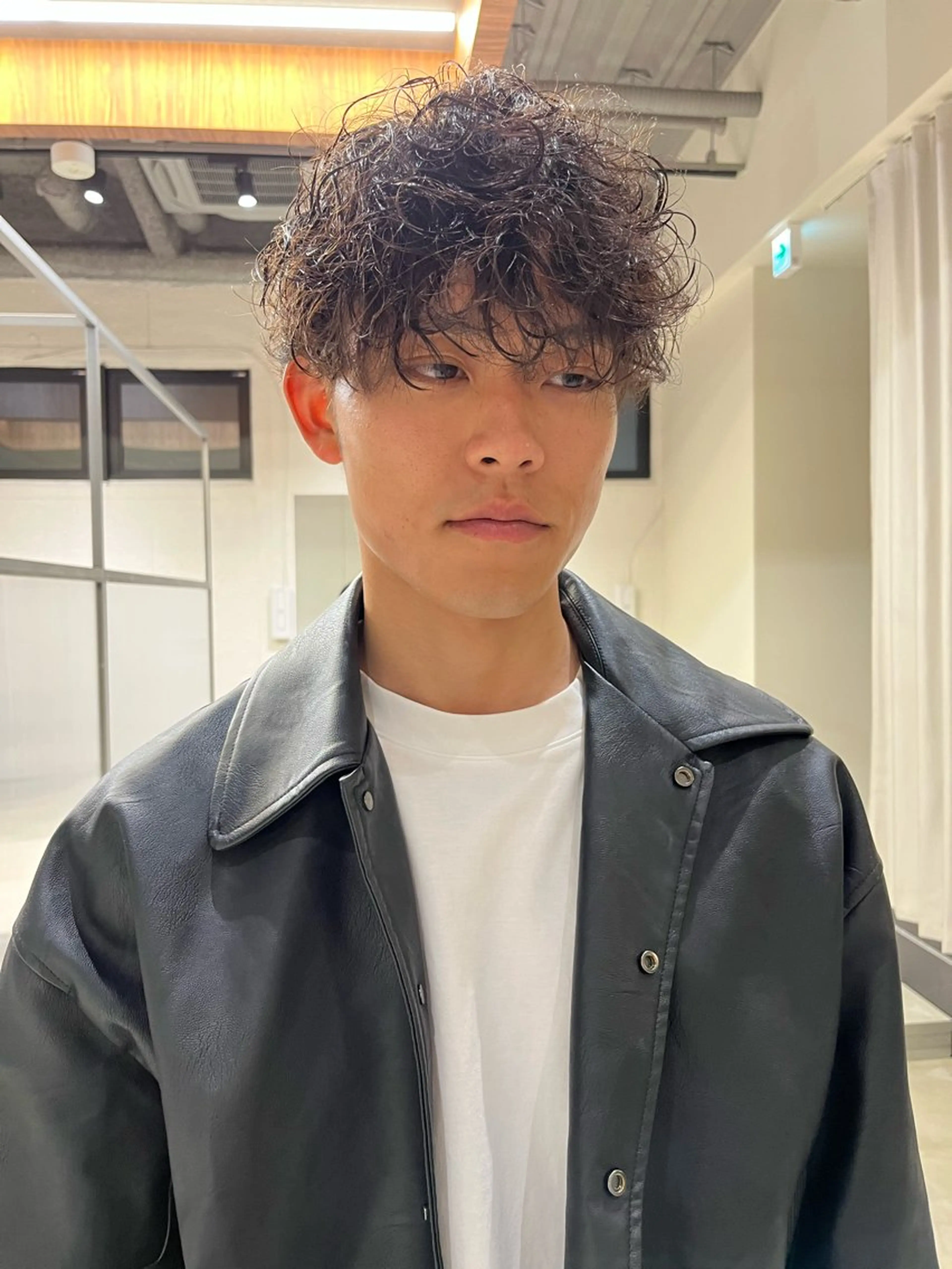 ミディアム パーマ メンズ カット パーマ ［LIC南堀江］大井 悟のヘアスタイル