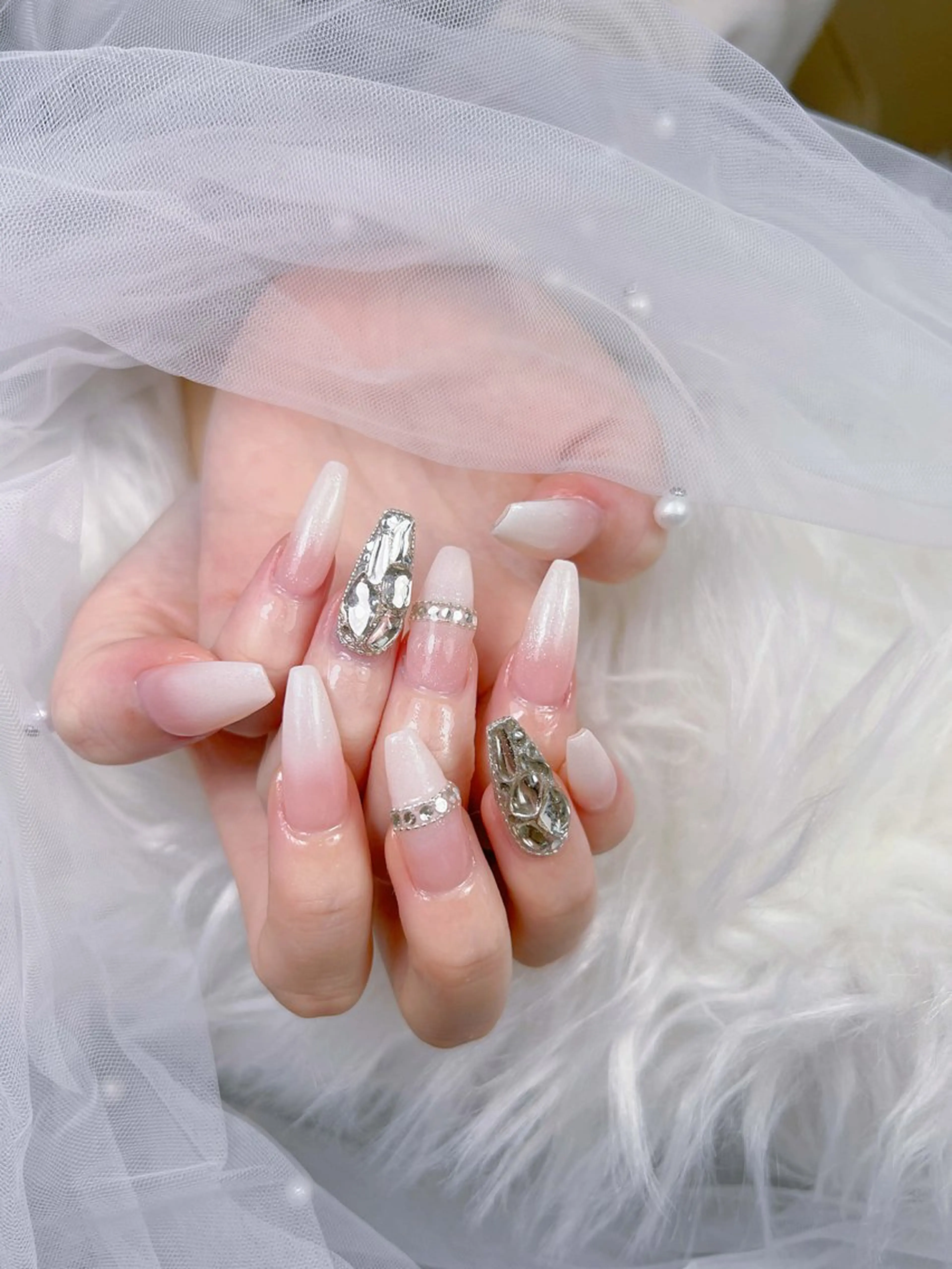 ネイル アートネイル オーロラネイル チークネイル 長さ出し フットネイル Miya _nailのネイルデザイン