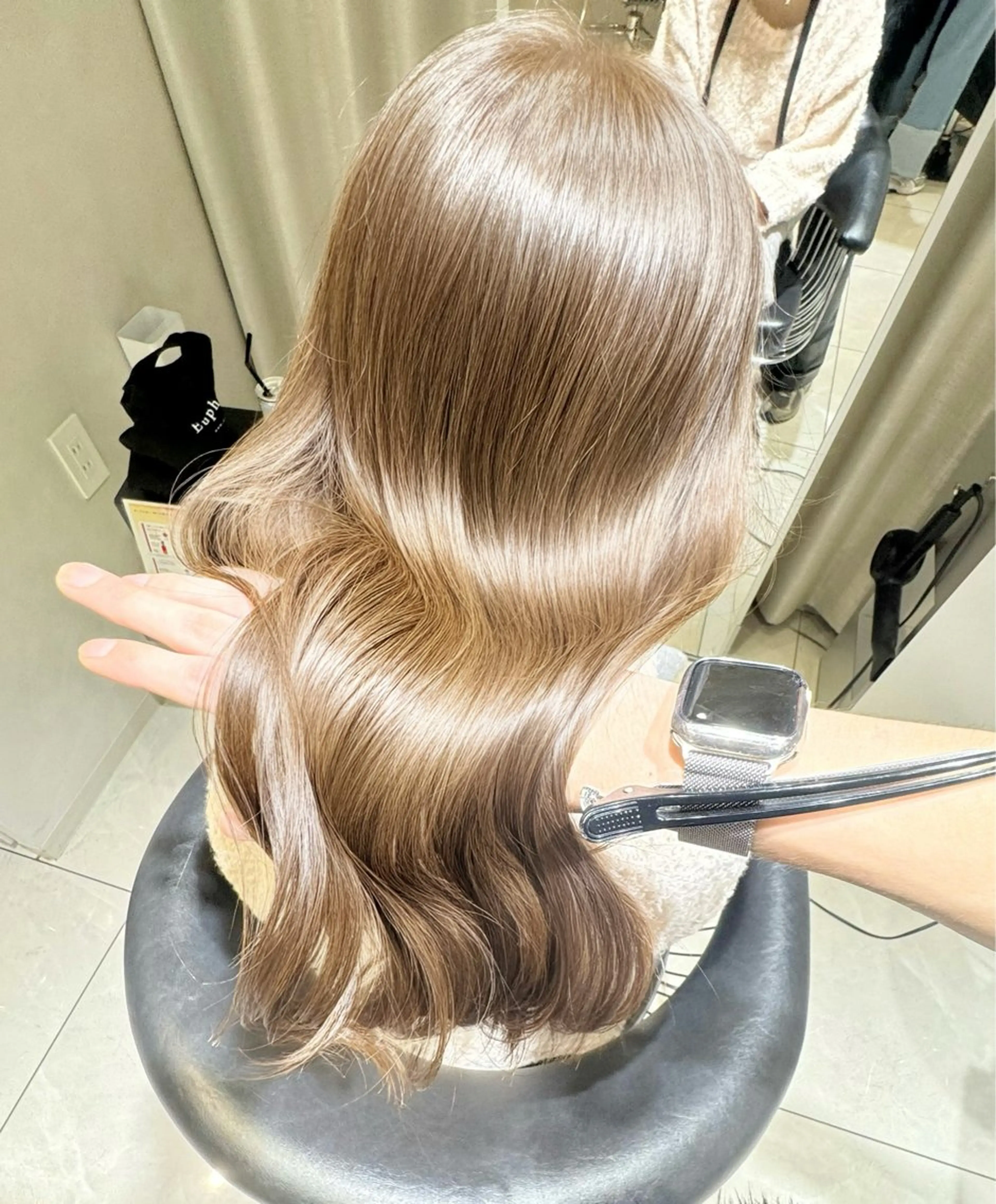 セミロング カラー ヘアカラー トリートメント 韓国風ハッシュカット 似合わせレイヤー池袋のヘアスタイル